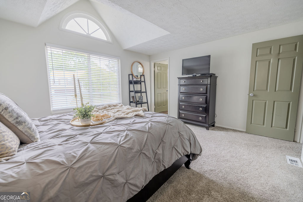 2073 Raintree Place Property Photo 14