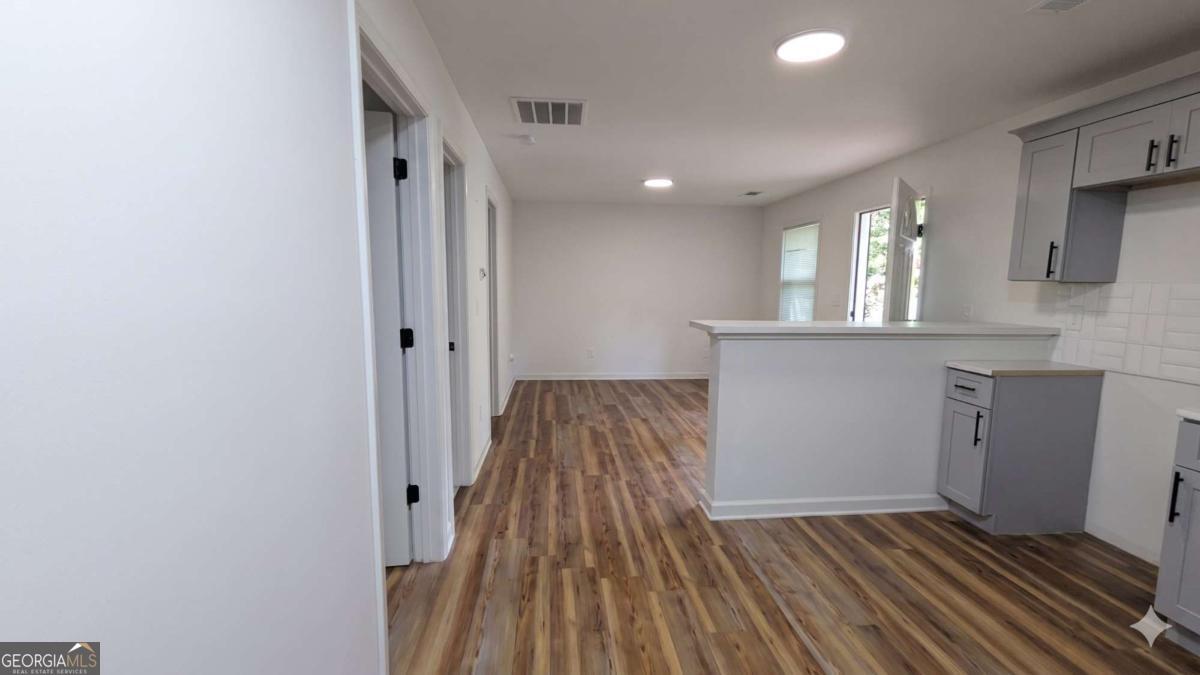3283 Pebble Drive Property Photo 4