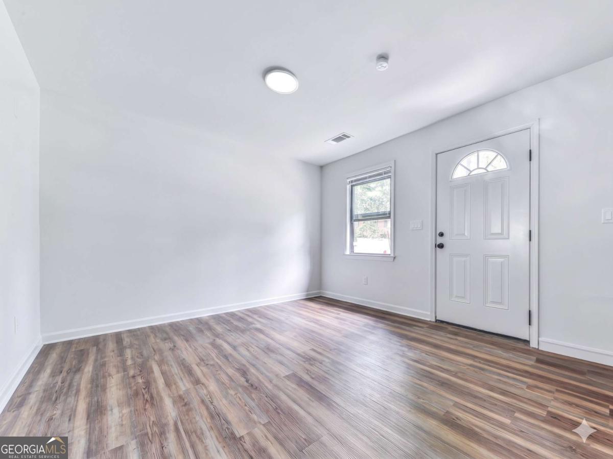 3283 Pebble Drive Property Photo 9