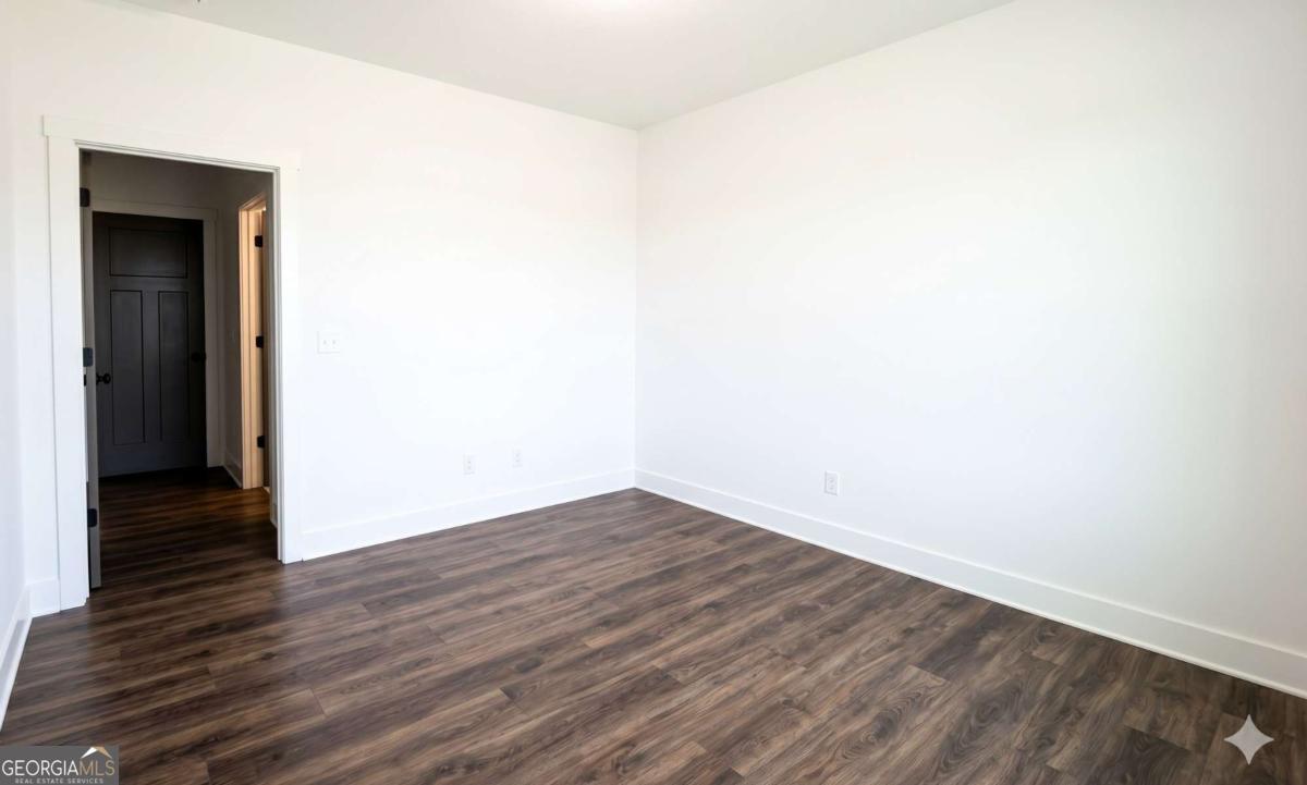 3283 Pebble Drive Property Photo 14
