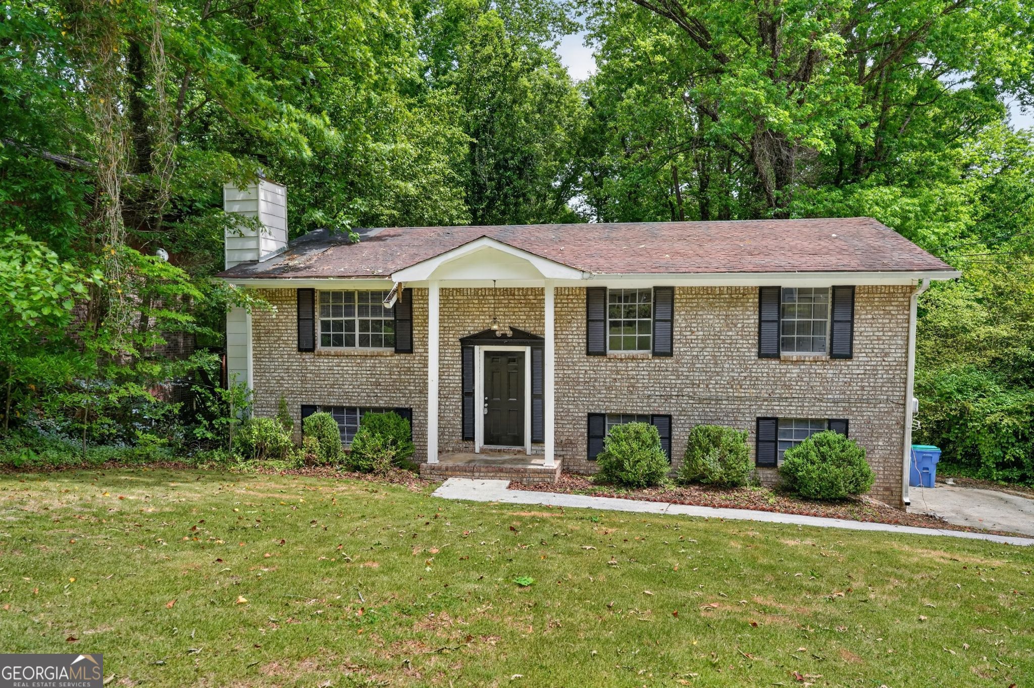 5770 Deerfield Trail Property Photo 3