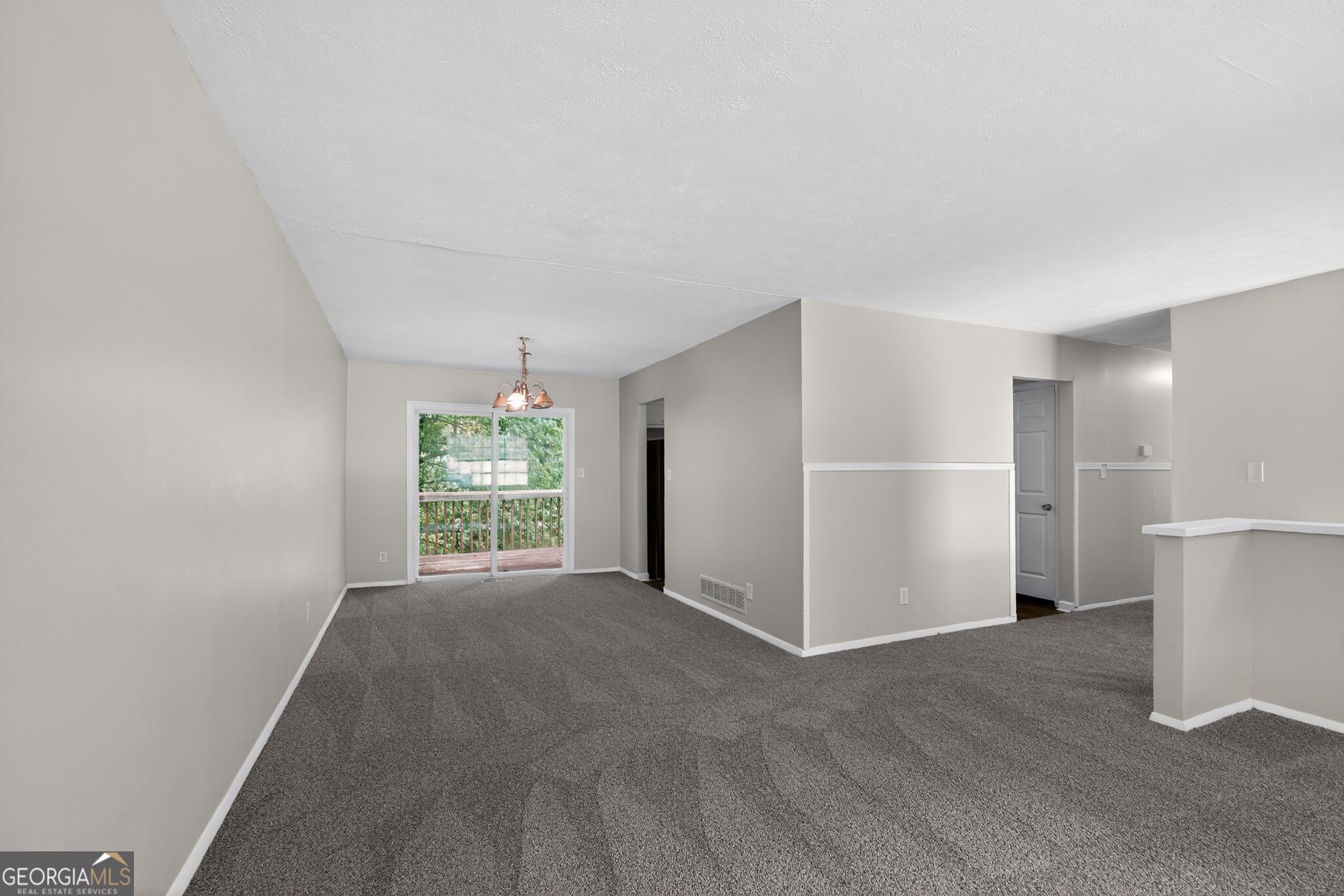 5770 Deerfield Trail Property Photo 4