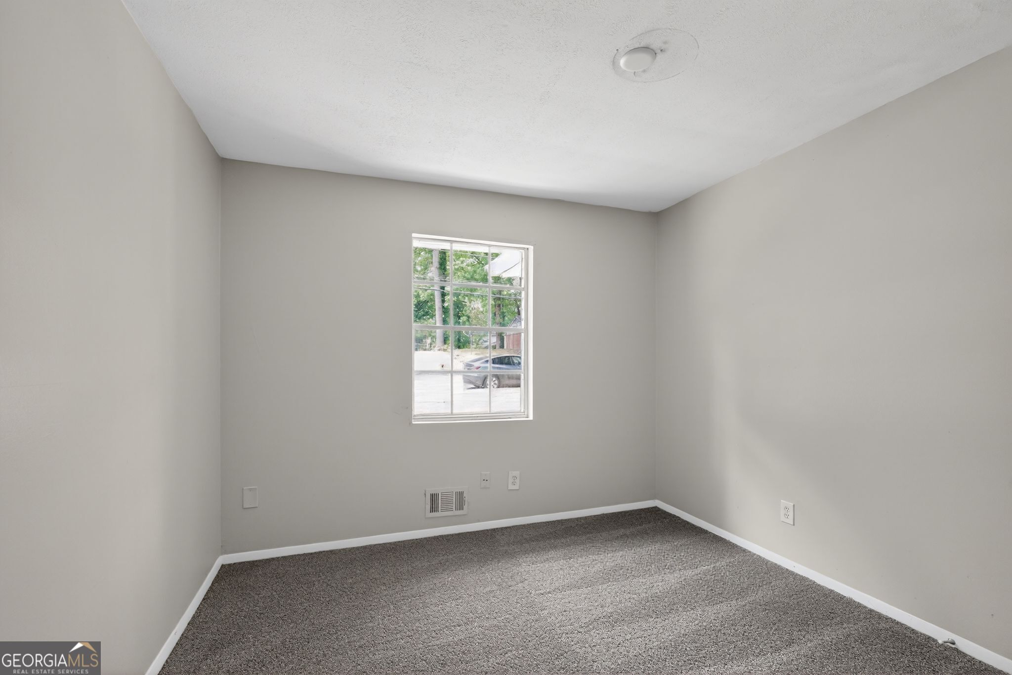 5770 Deerfield Trail Property Photo 10