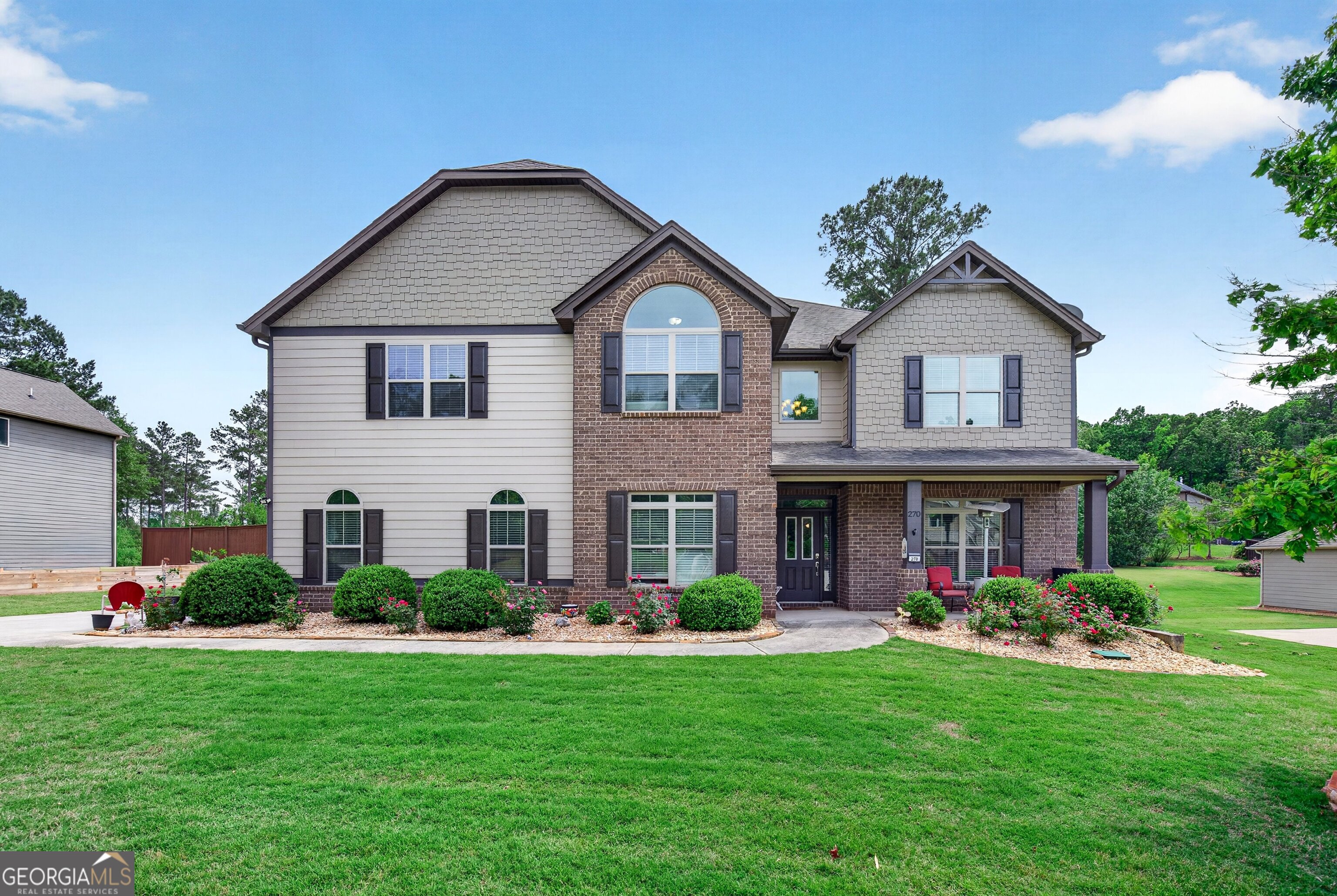 270 Darien Drive Property Photo 1