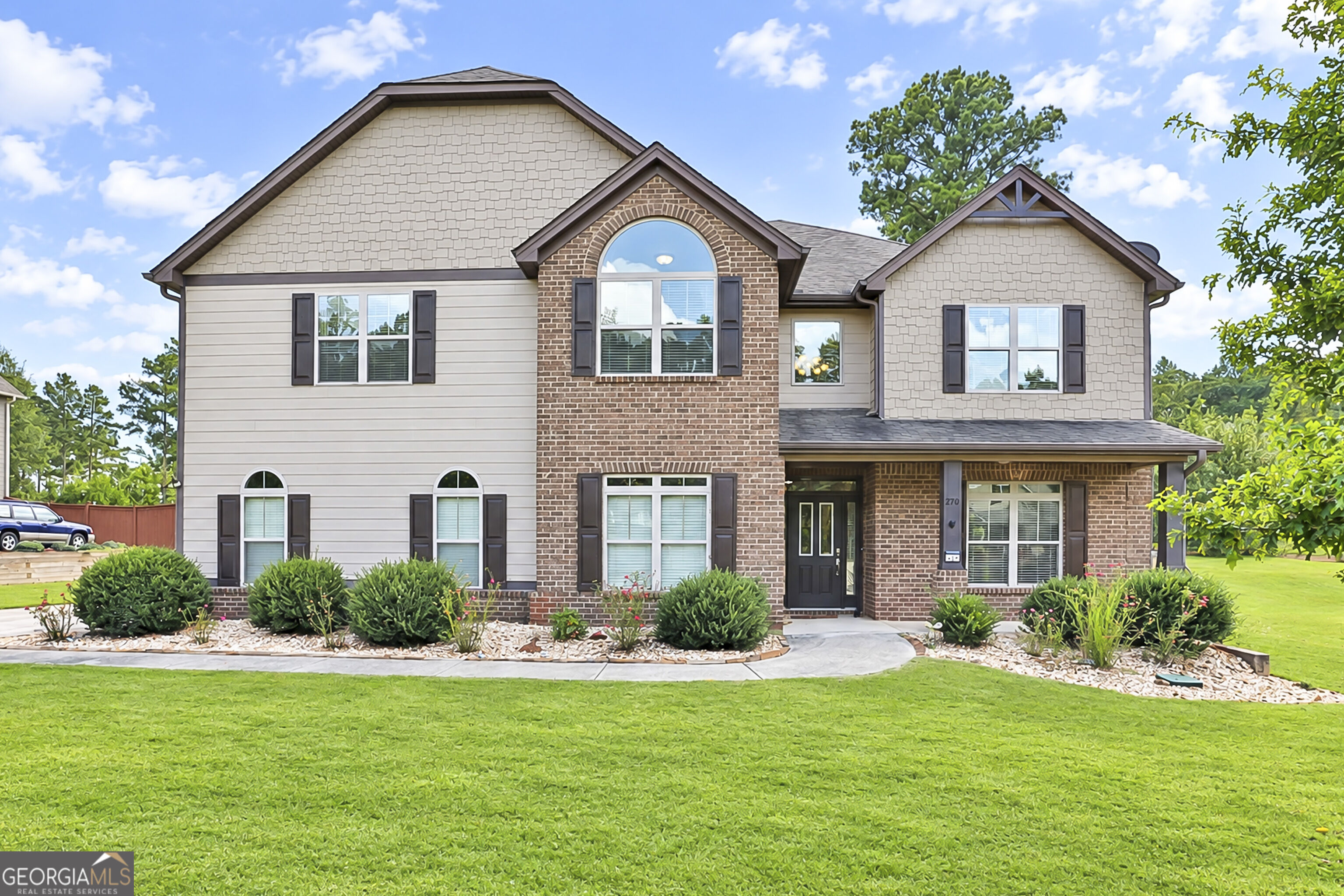 270 Darien Drive Property Photo 1