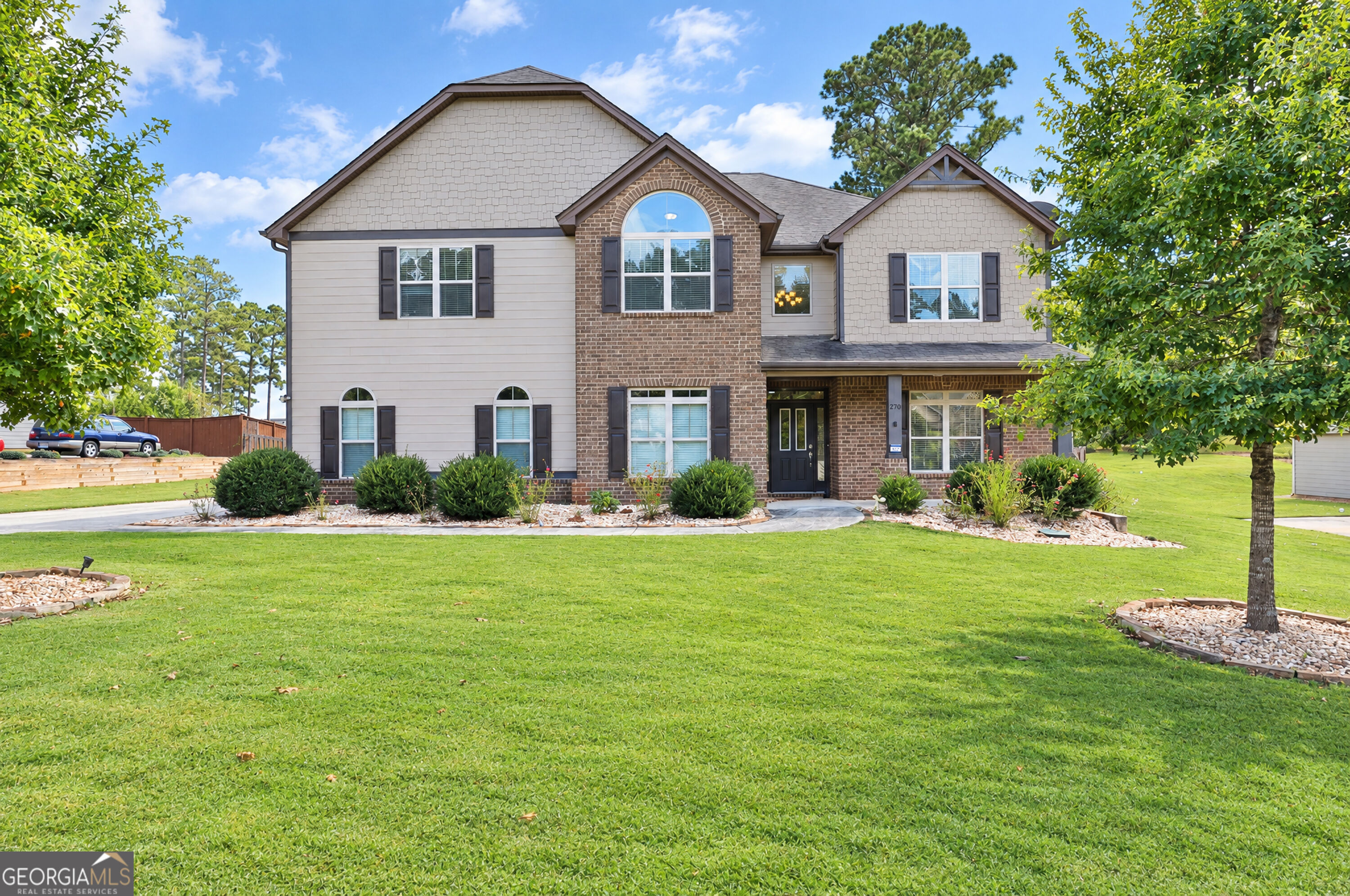 270 Darien Drive Property Photo 4