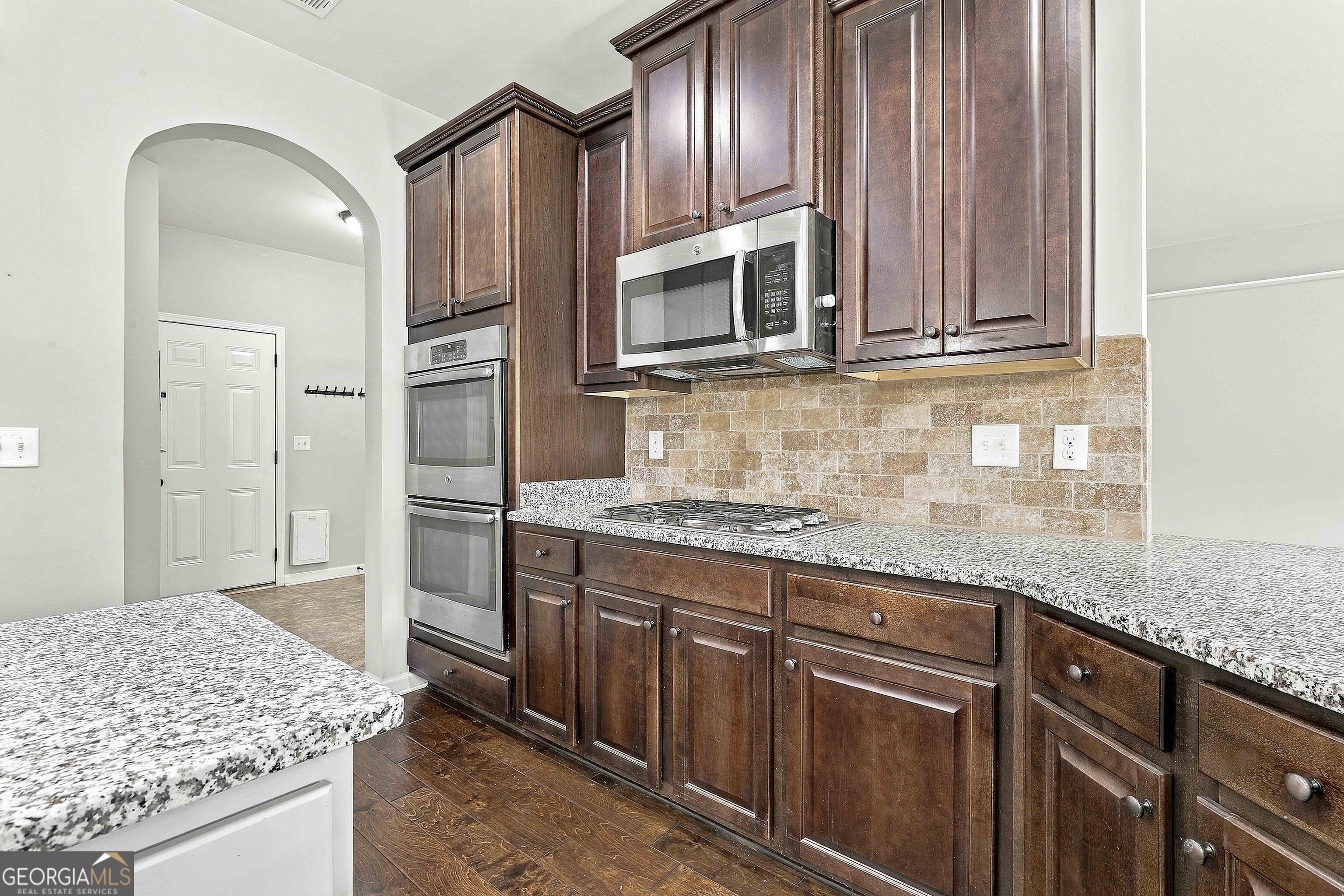 270 Darien Drive Property Photo 29