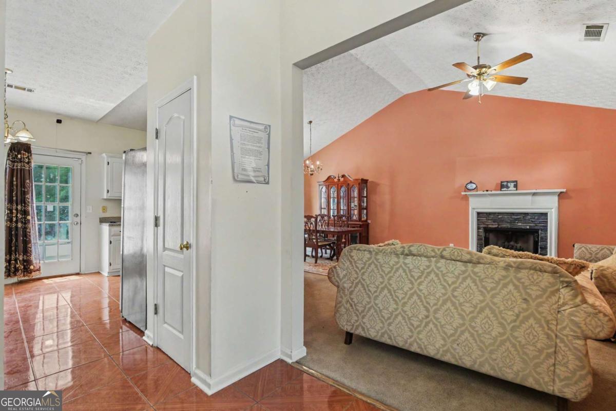 10617 Barberry Drive Property Photo 5