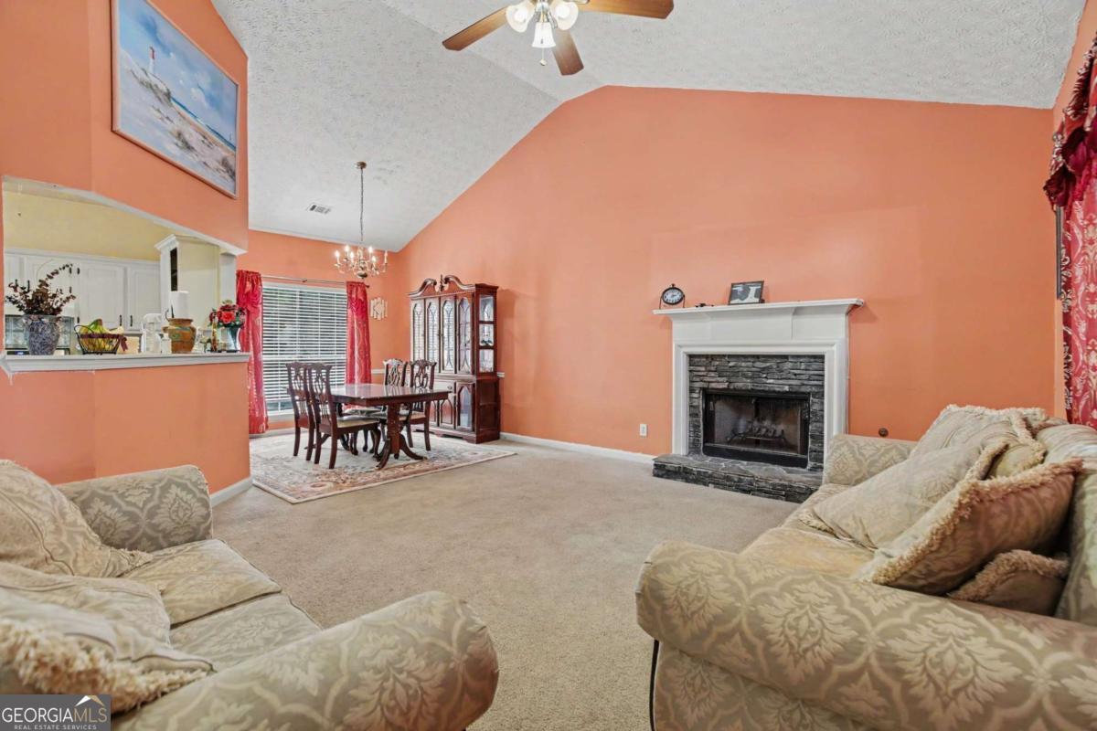 10617 Barberry Drive Property Photo 6