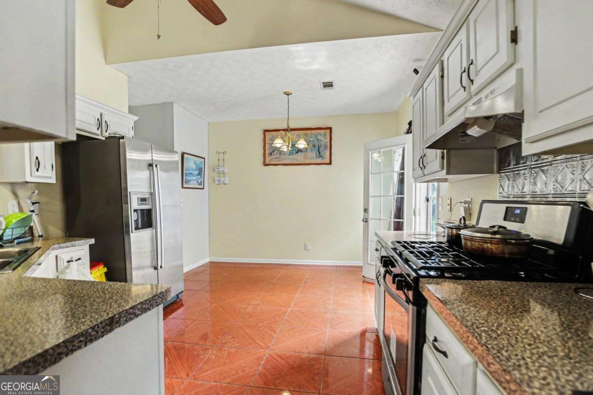 10617 Barberry Drive Property Photo 11