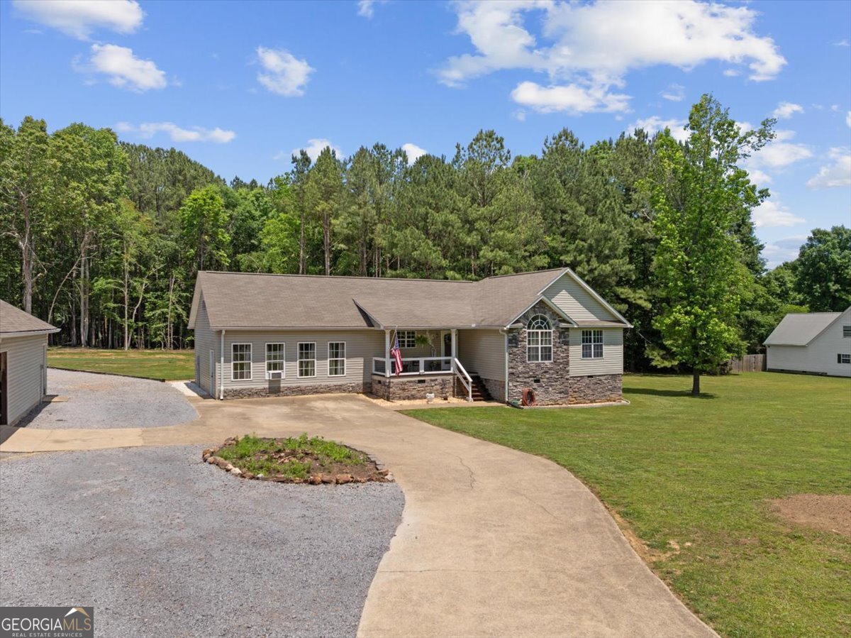 90 Sunset Drive Property Photo 4
