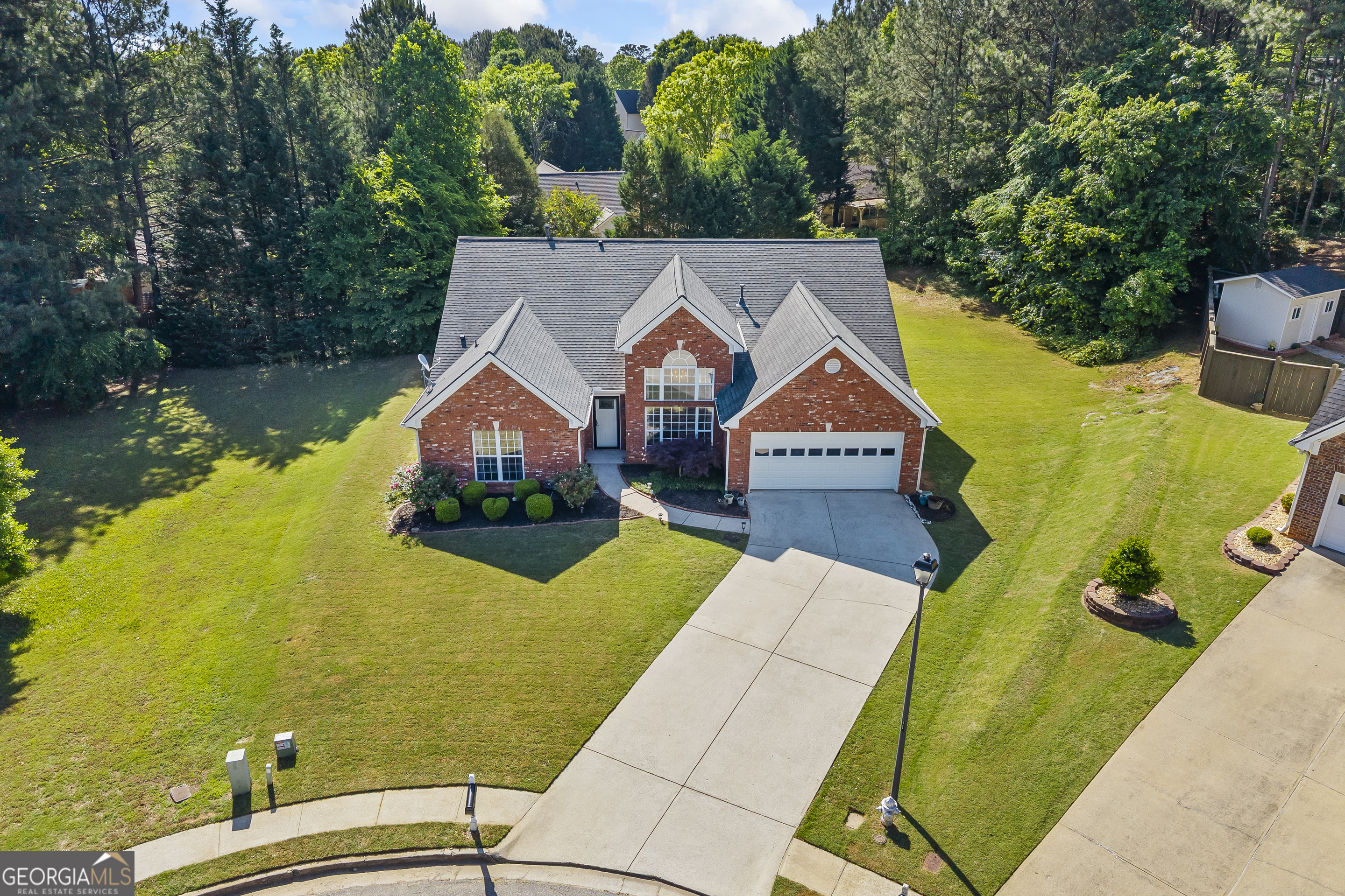 935 Waldwick Drive Property Photo 3