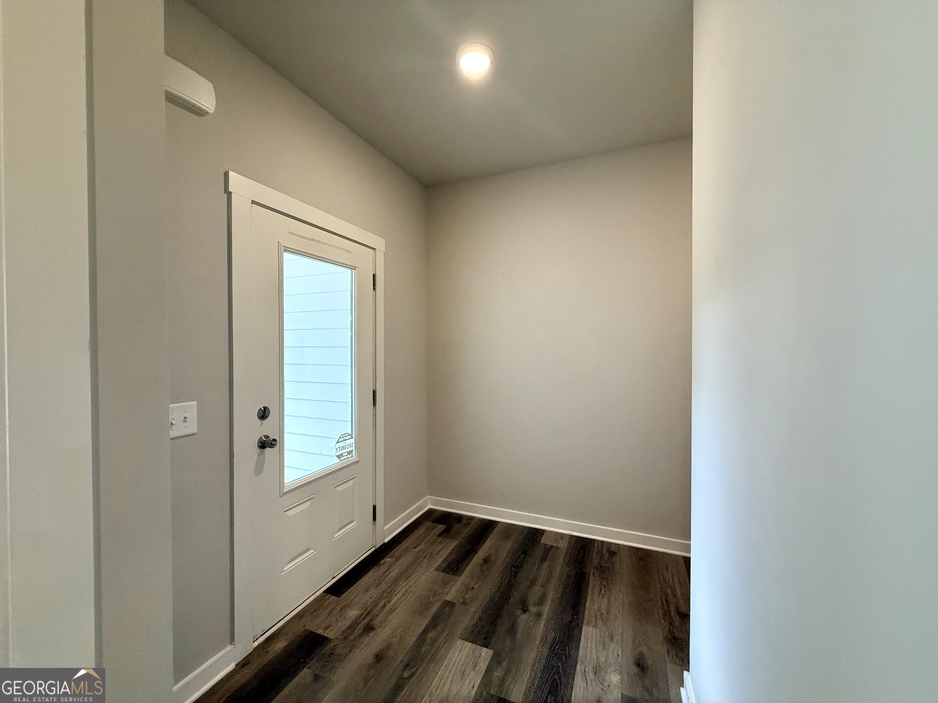 308 N Point Circle Property Photo 25
