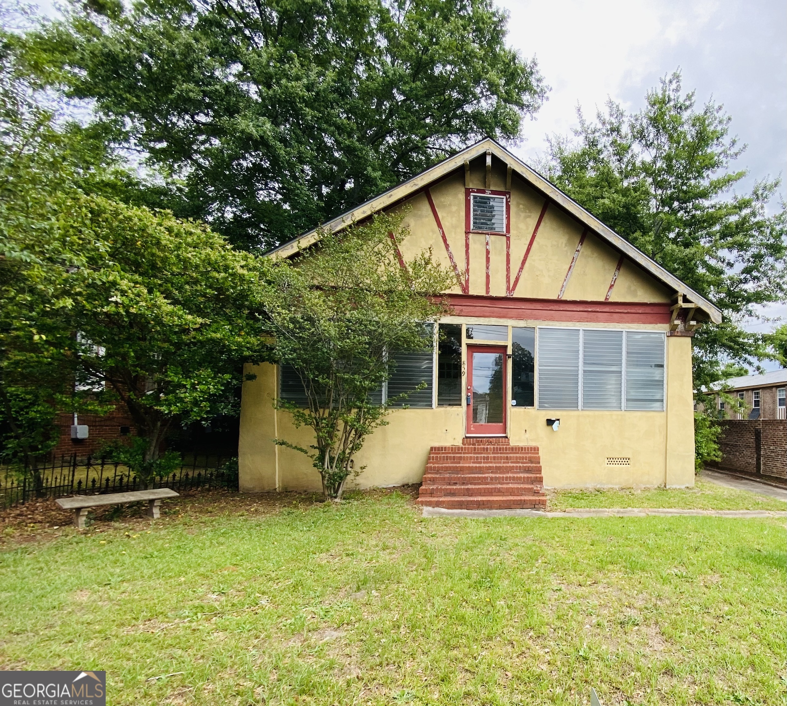 859 North Avenue