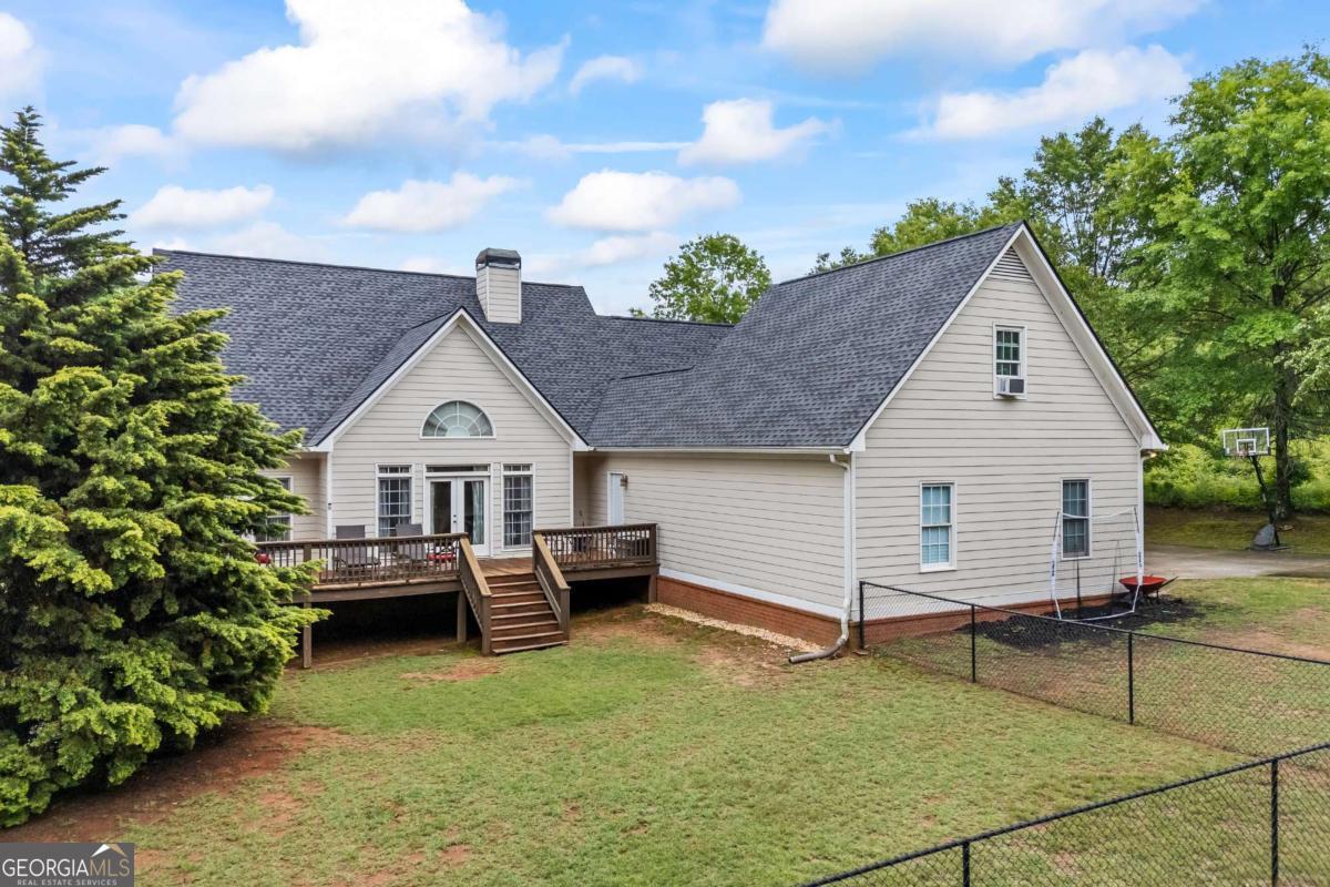 1080 Lakeside Court Property Photo 11