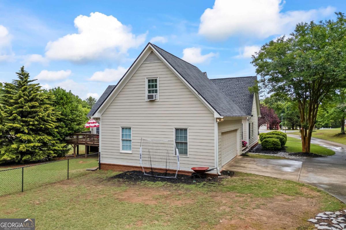 1080 Lakeside Court Property Photo 12