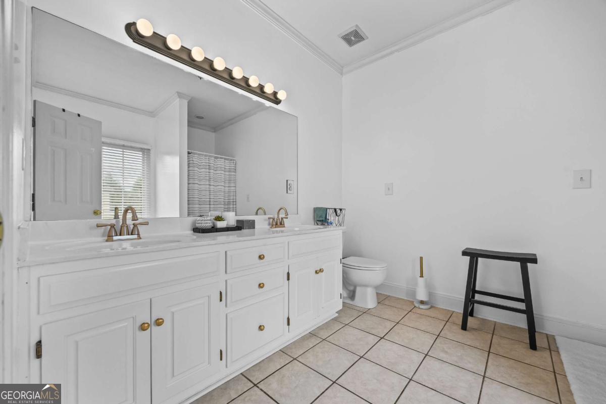 1080 Lakeside Court Property Photo 33