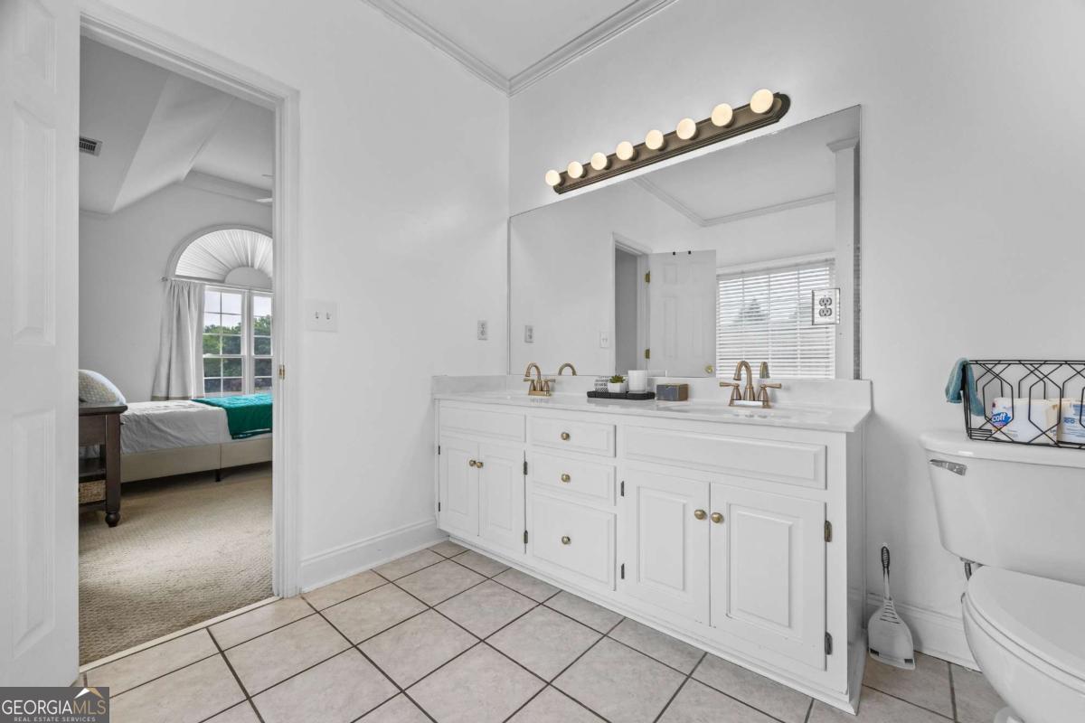 1080 Lakeside Court Property Photo 34