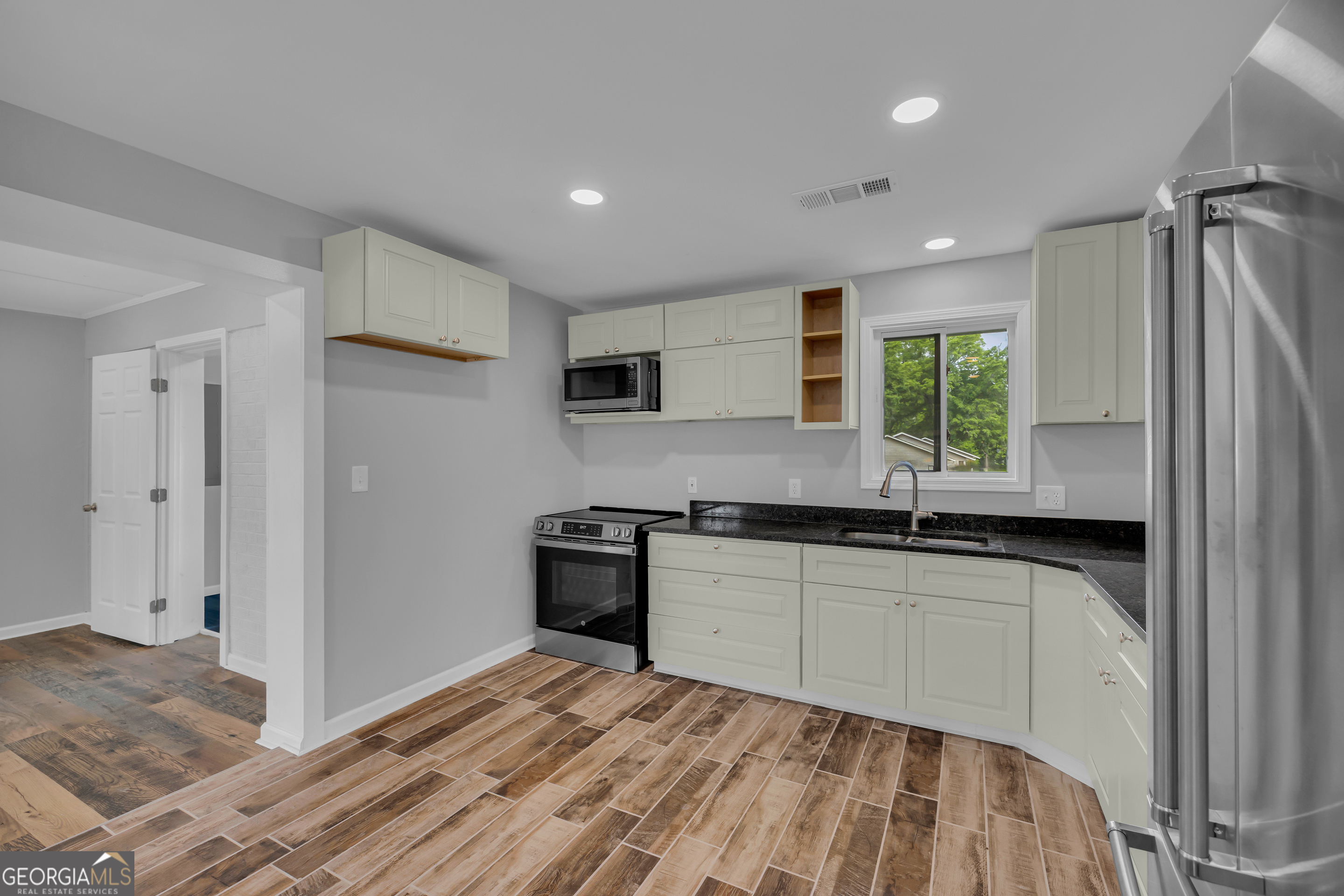 109 Reynolds Drive Property Photo 11