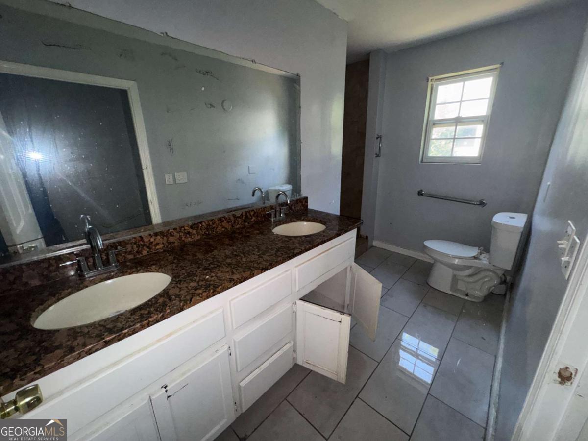 482 Maynard Terrace Se Property Photo 3