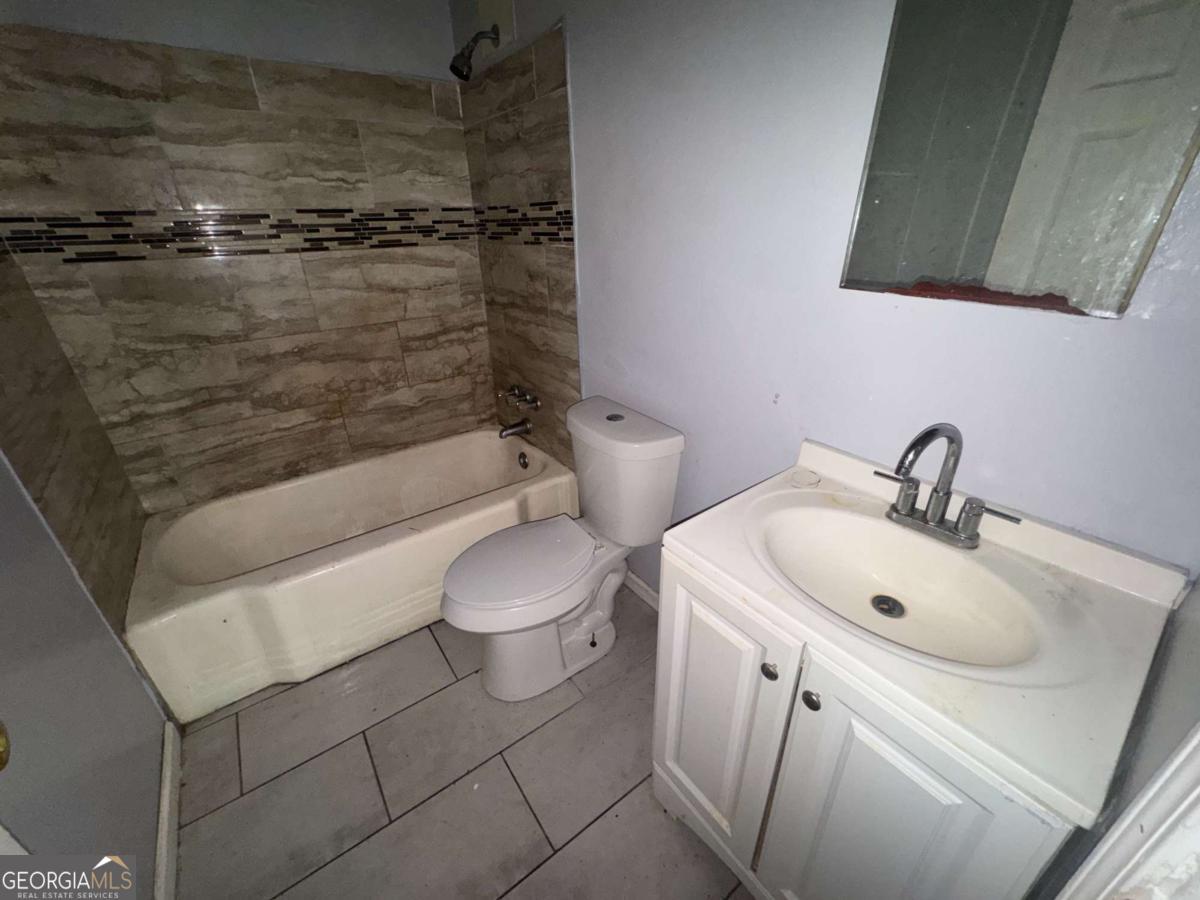 482 Maynard Terrace Se Property Photo 4