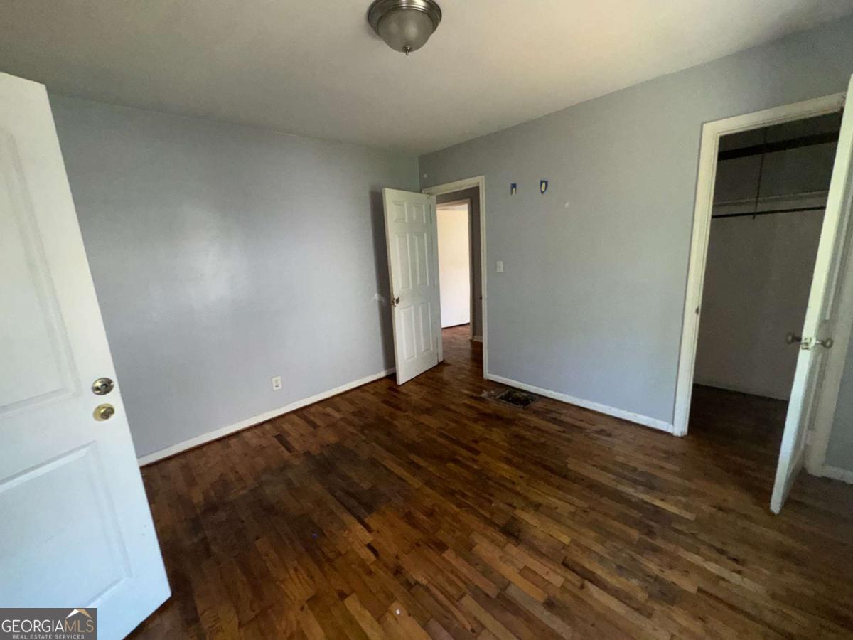 482 Maynard Terrace Se Property Photo 6