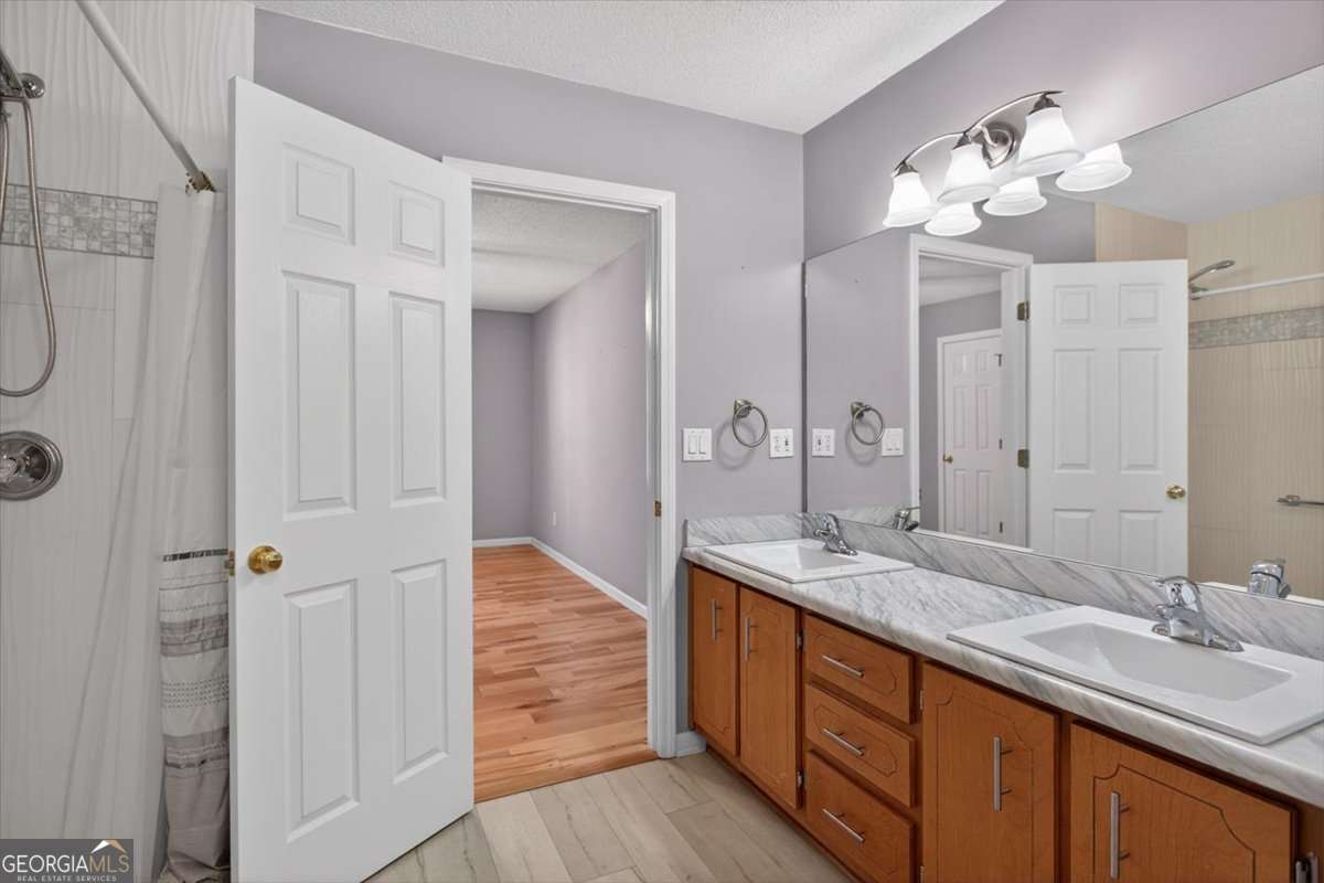 402 Deer Run Property Photo 32