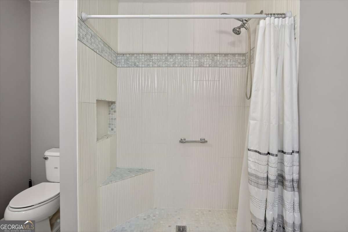 402 Deer Run Property Photo 35