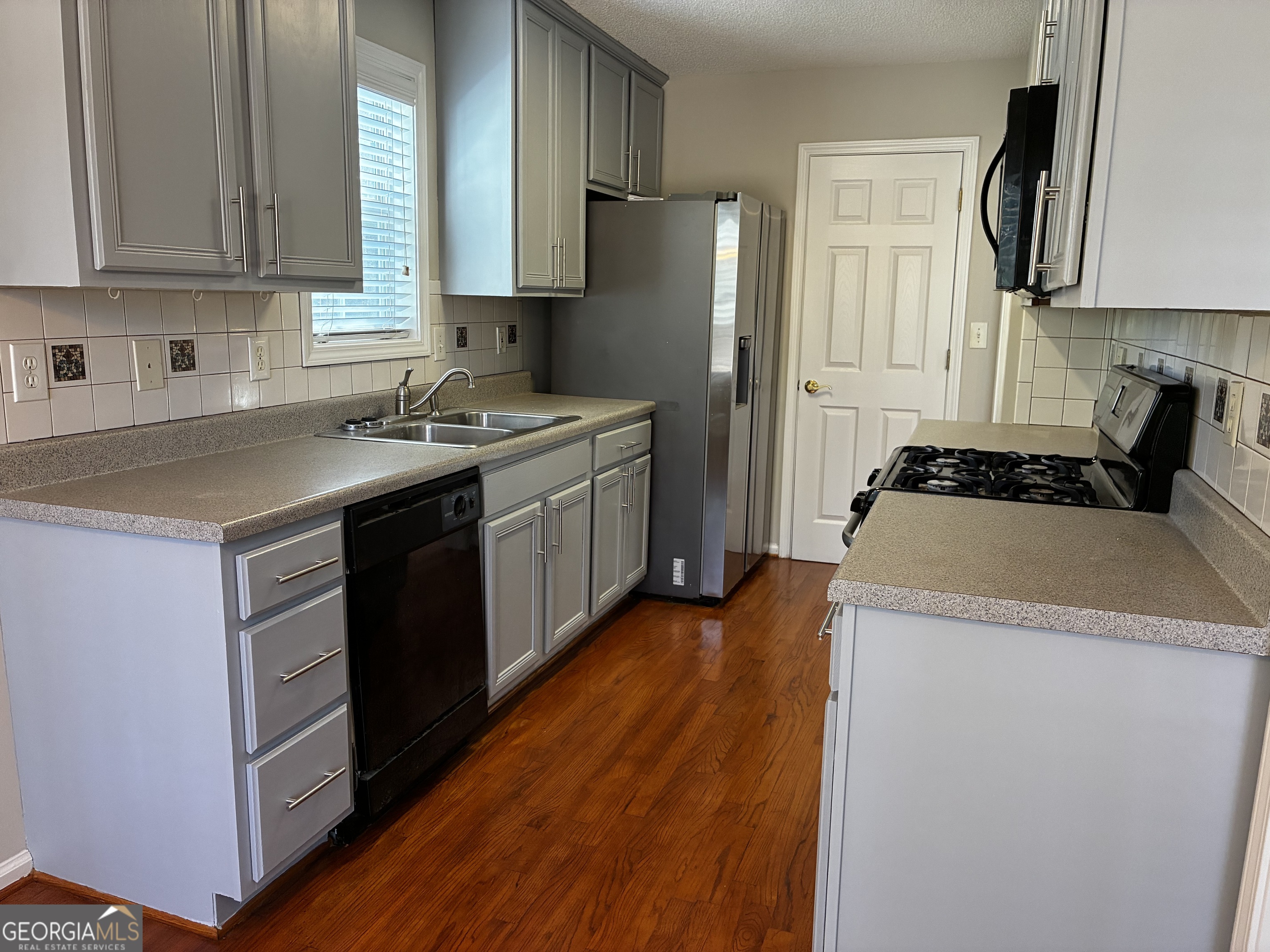 337 Madison Avenue Property Photo 8