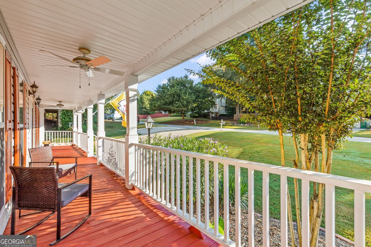552 Magnolia Drive Property Photo 4