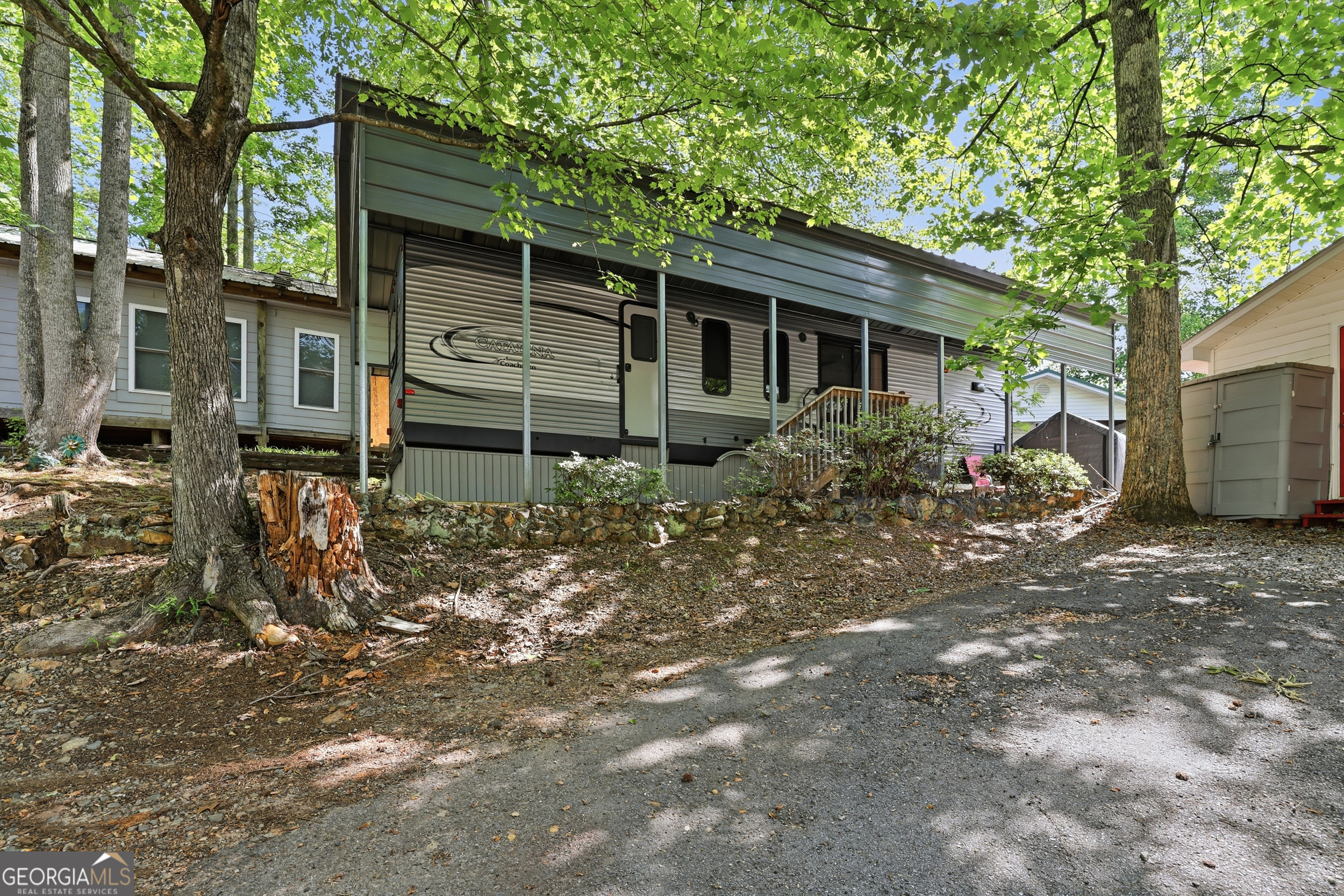1052 Mountain Shadows Drive Property Photo 1