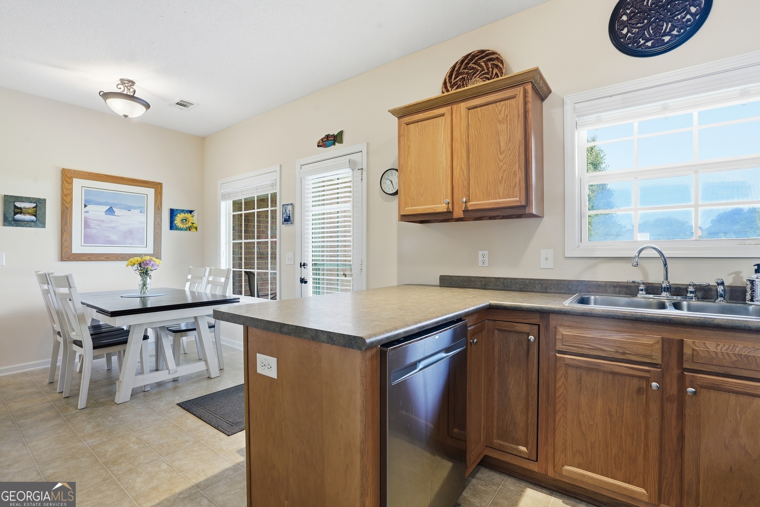 402 Wrigley Field Drive Property Photo 6