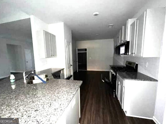 821 Crossroads Court Property Photo 4