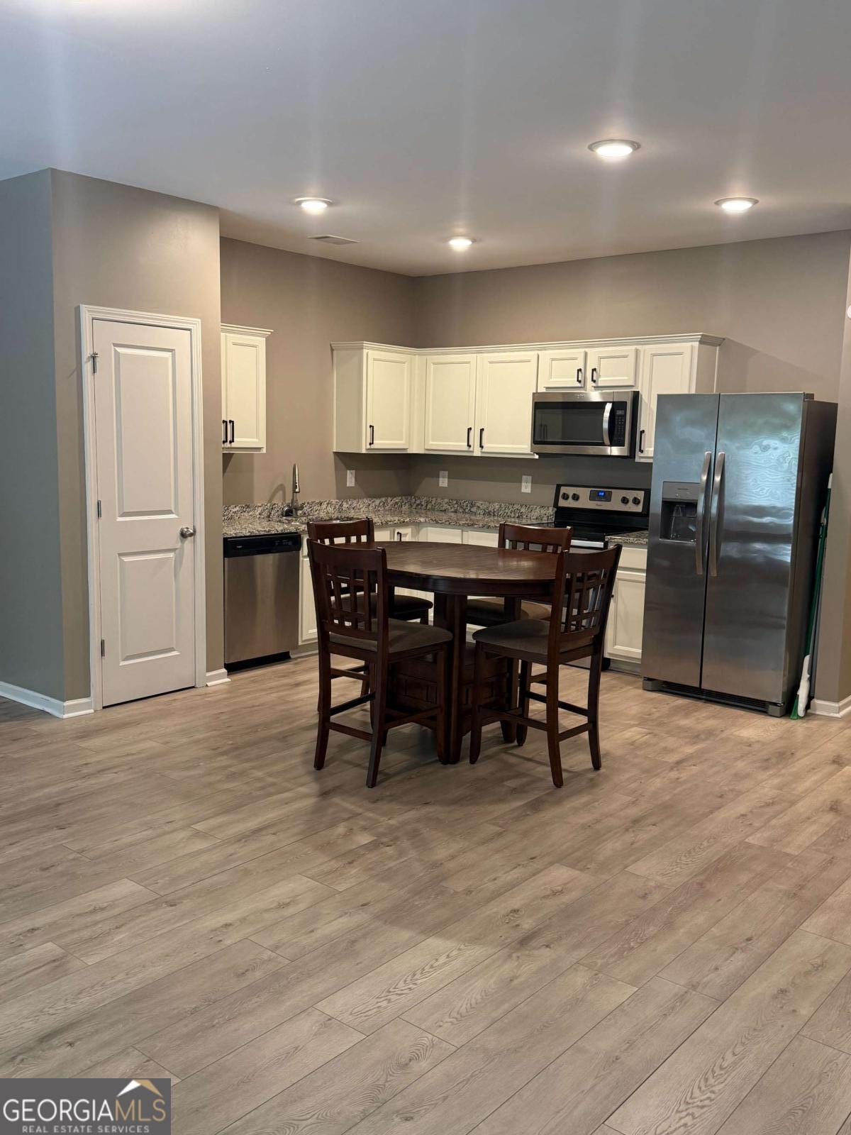2330 Mckenna Square Drive Property Photo 4
