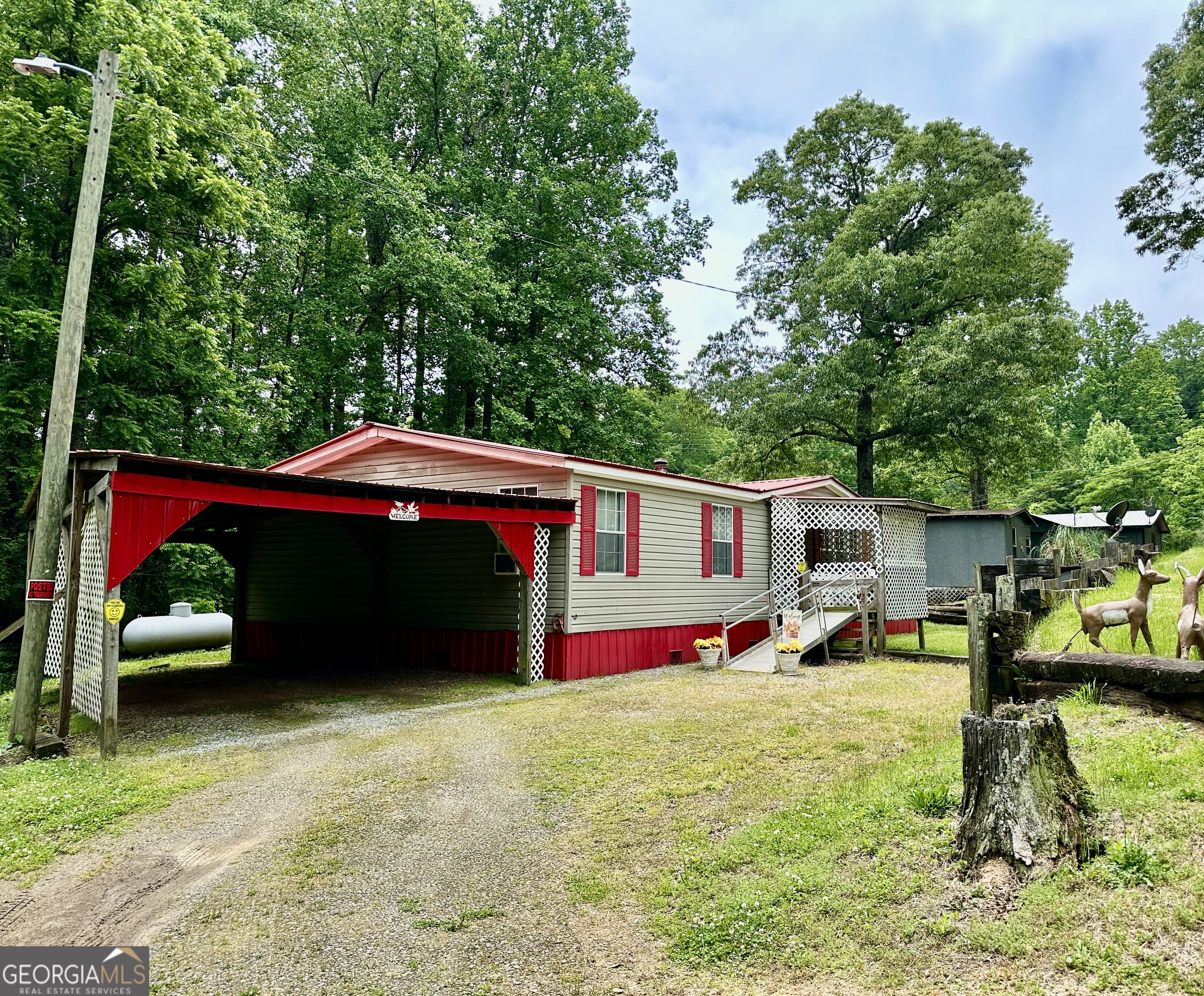 260 Lakey Lane Property Photo 1