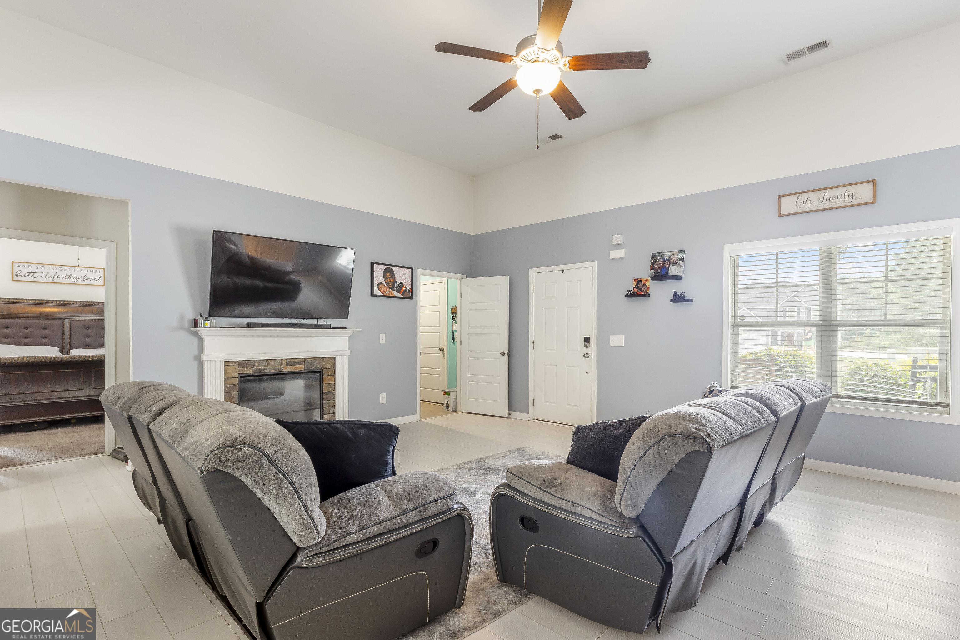 370 Springwater Way Property Photo 7