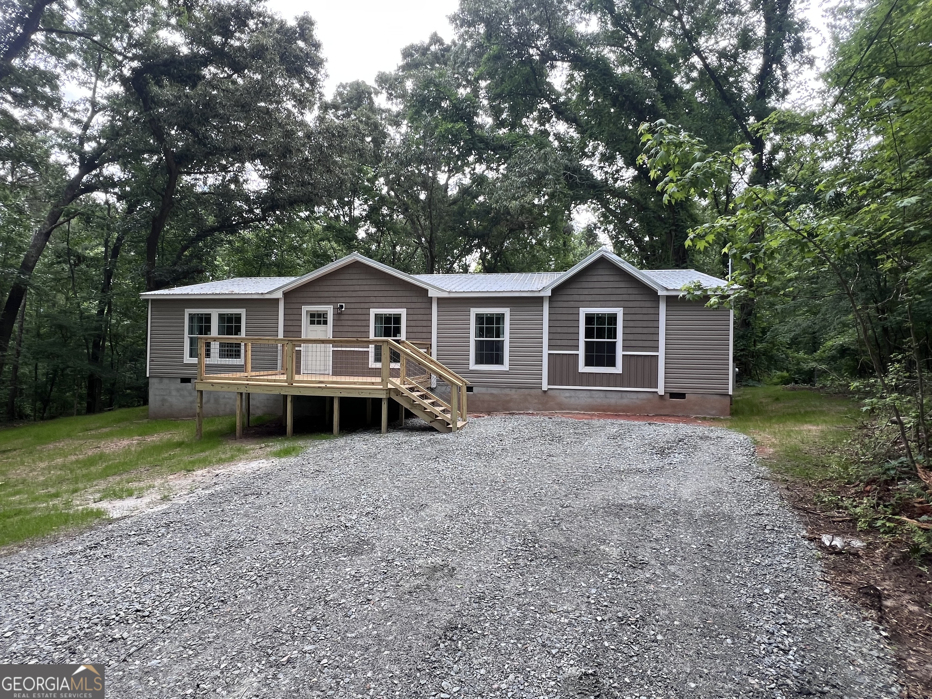 112 Autumn Lane Ne Property Photo 1