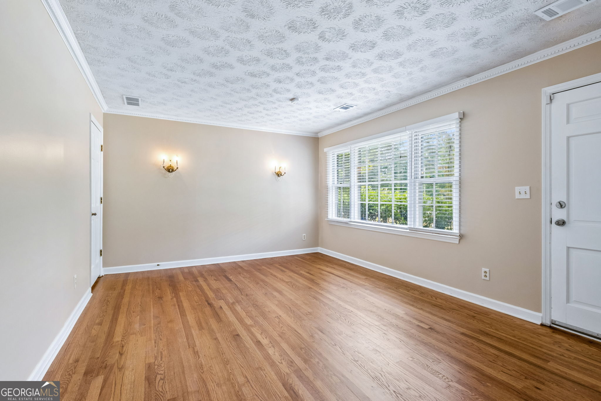 4256 Hamilton Mill Road Property Photo 6