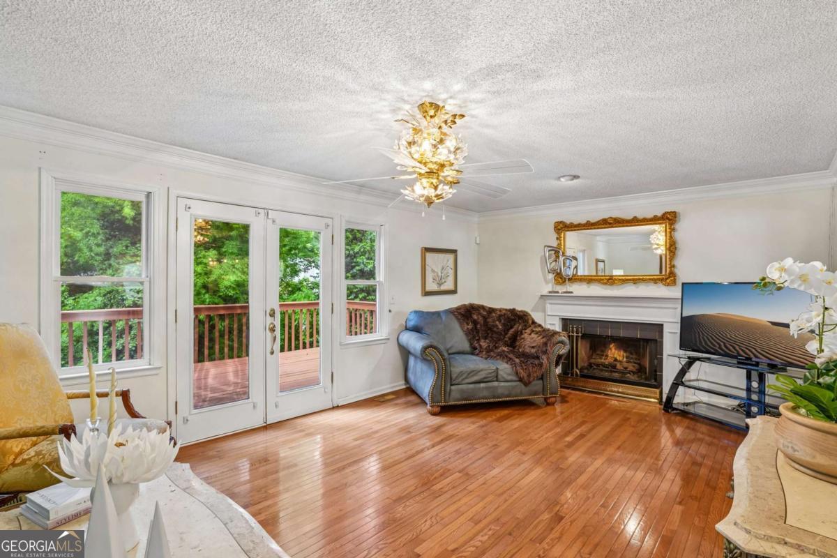 3736 E Bay Street Property Photo 5