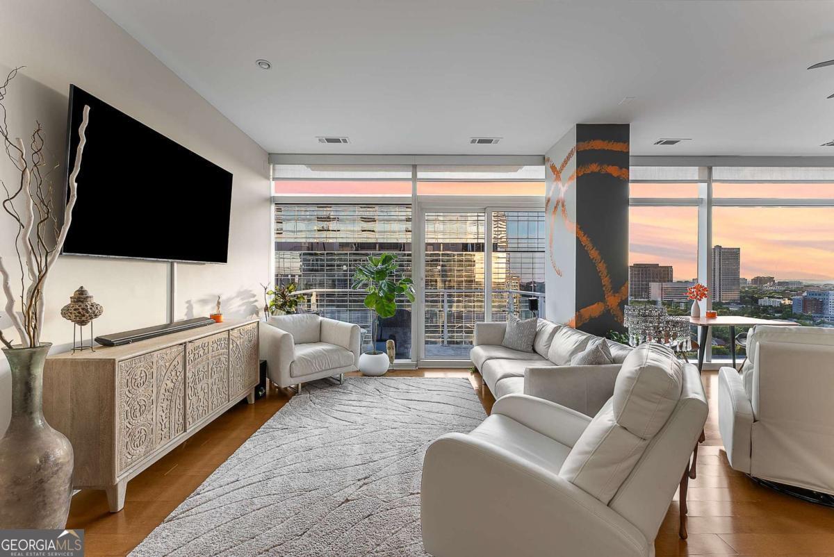 45 Ivan Allen Jr Boulevard Nw # 1703 Property Photo 8