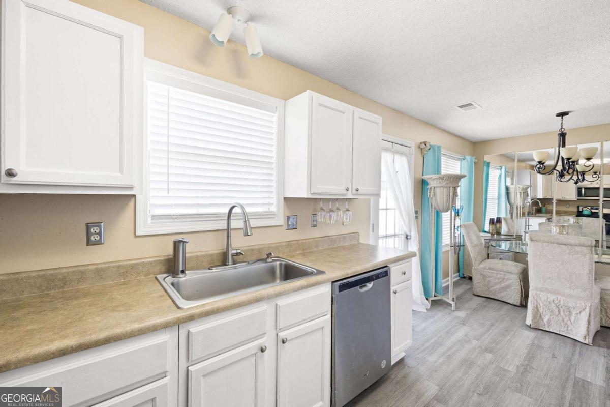 108 Greystone Way Property Photo 11