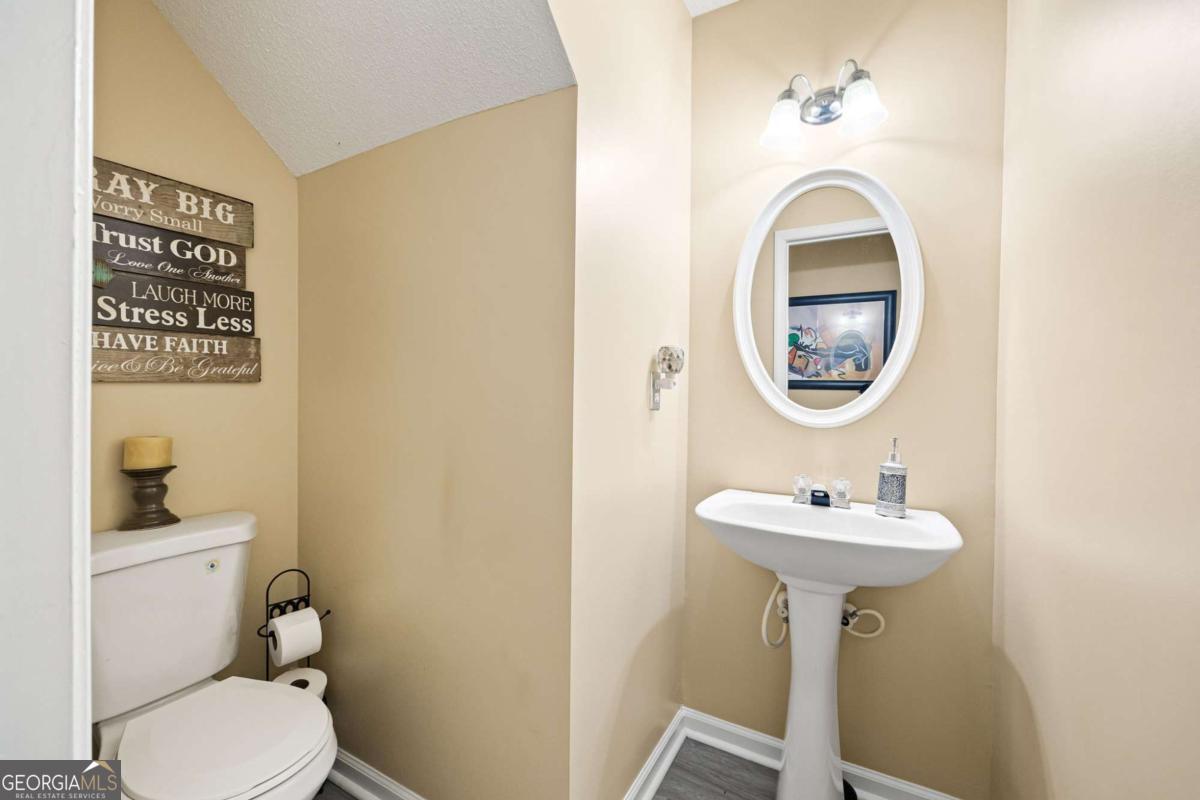 108 Greystone Way Property Photo 17
