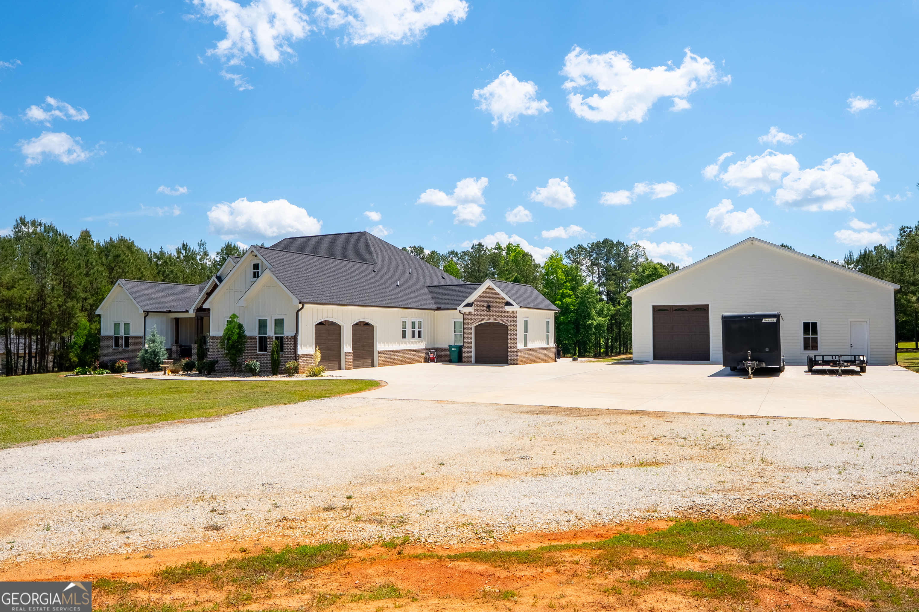 5888 Cobbham Road Property Photo 3