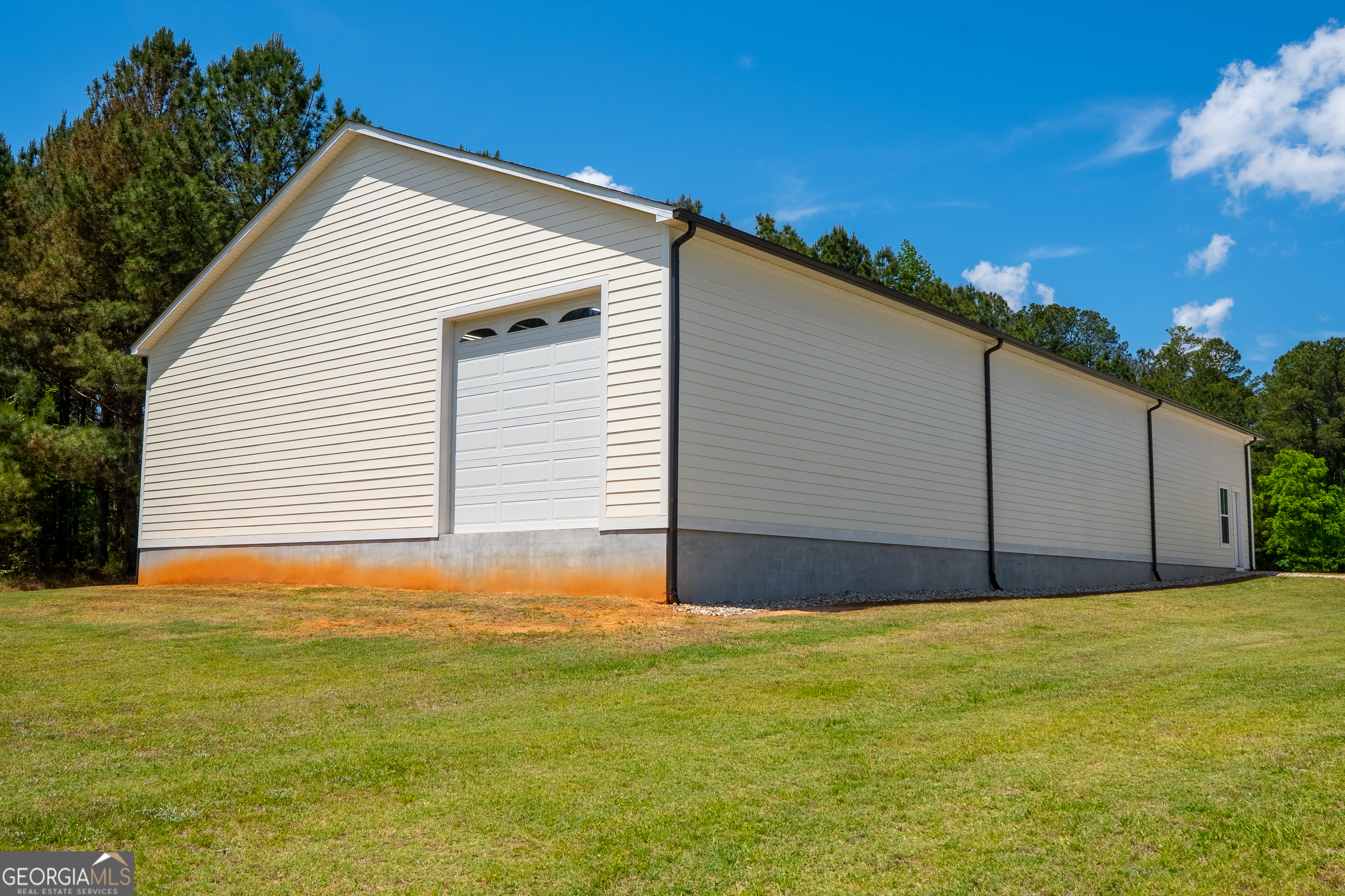 5888 Cobbham Road Property Photo 5