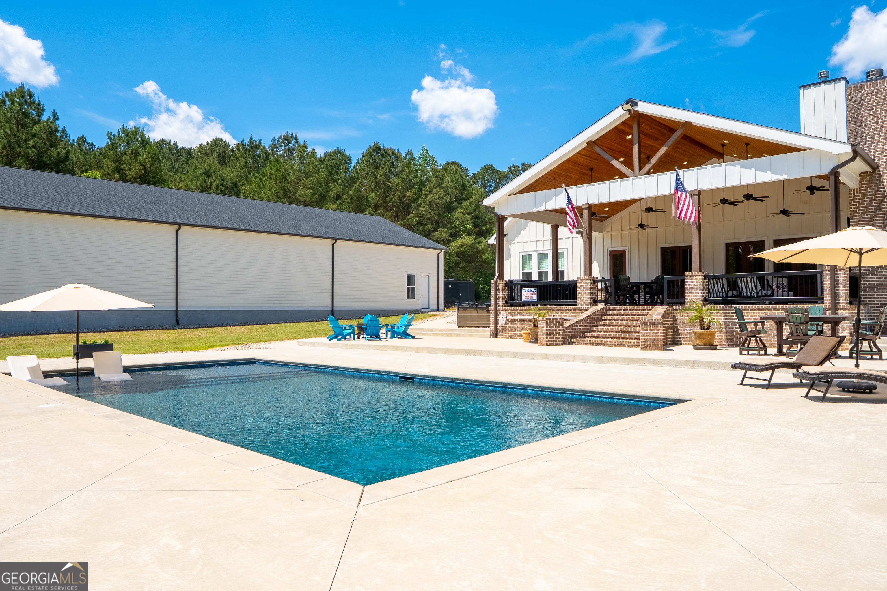 5888 Cobbham Road Property Photo 8