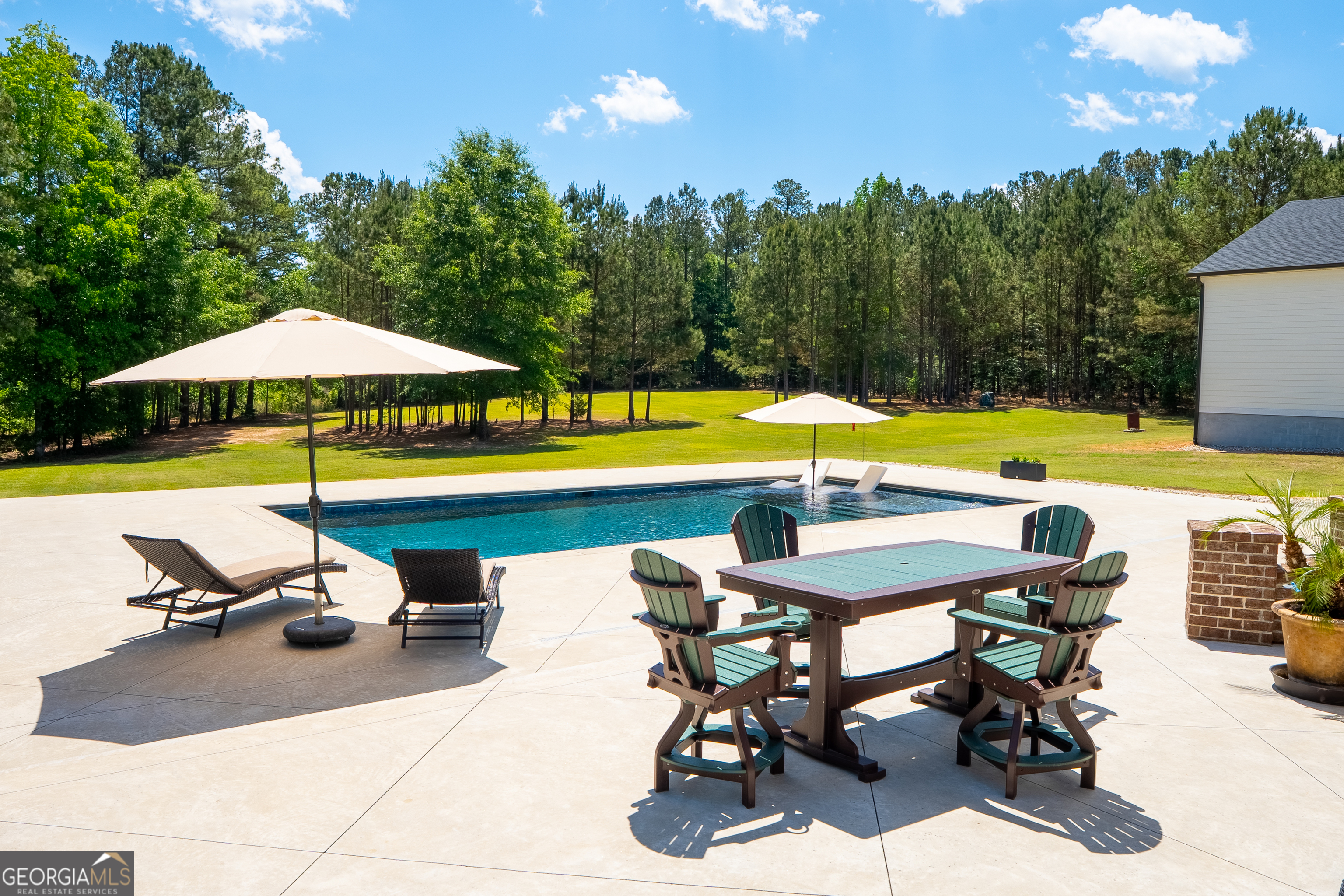 5888 Cobbham Road Property Photo 9
