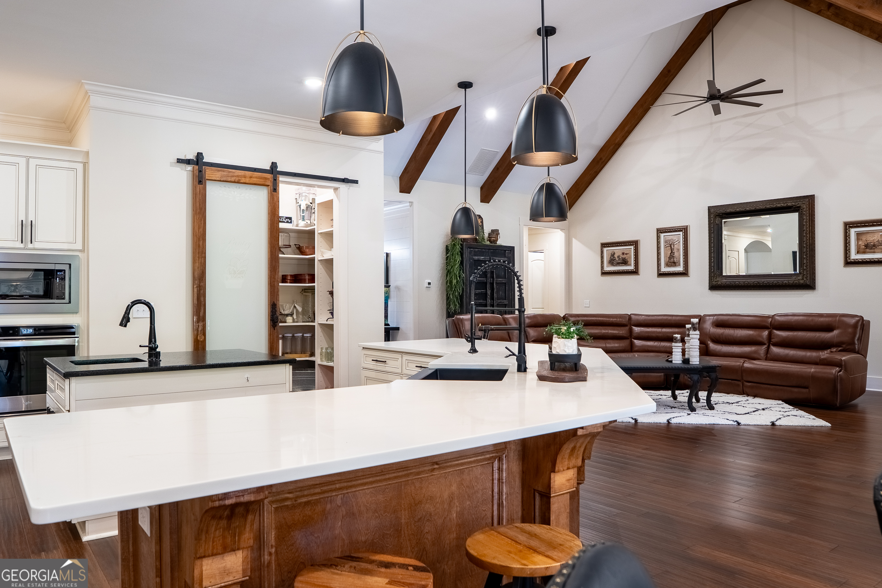 5888 Cobbham Road Property Photo 19
