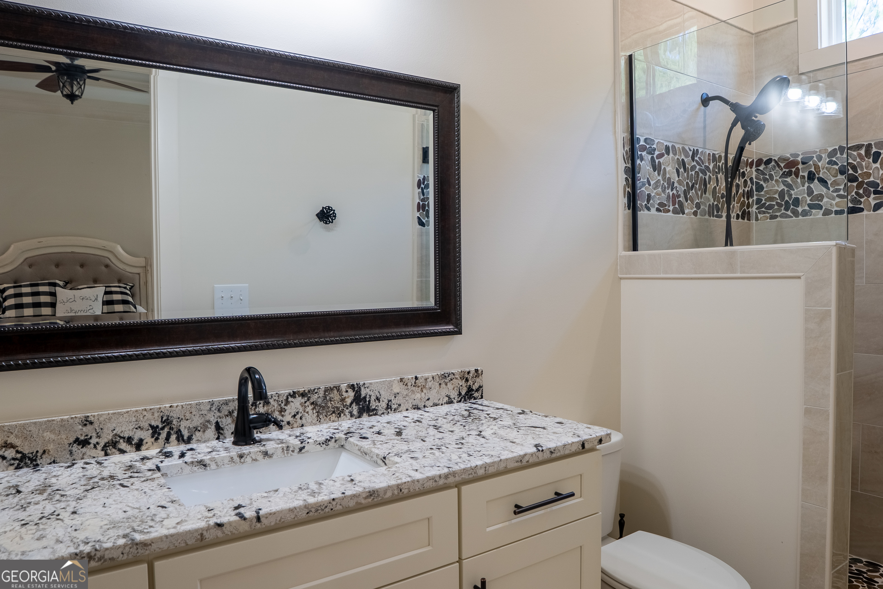 5888 Cobbham Road Property Photo 34