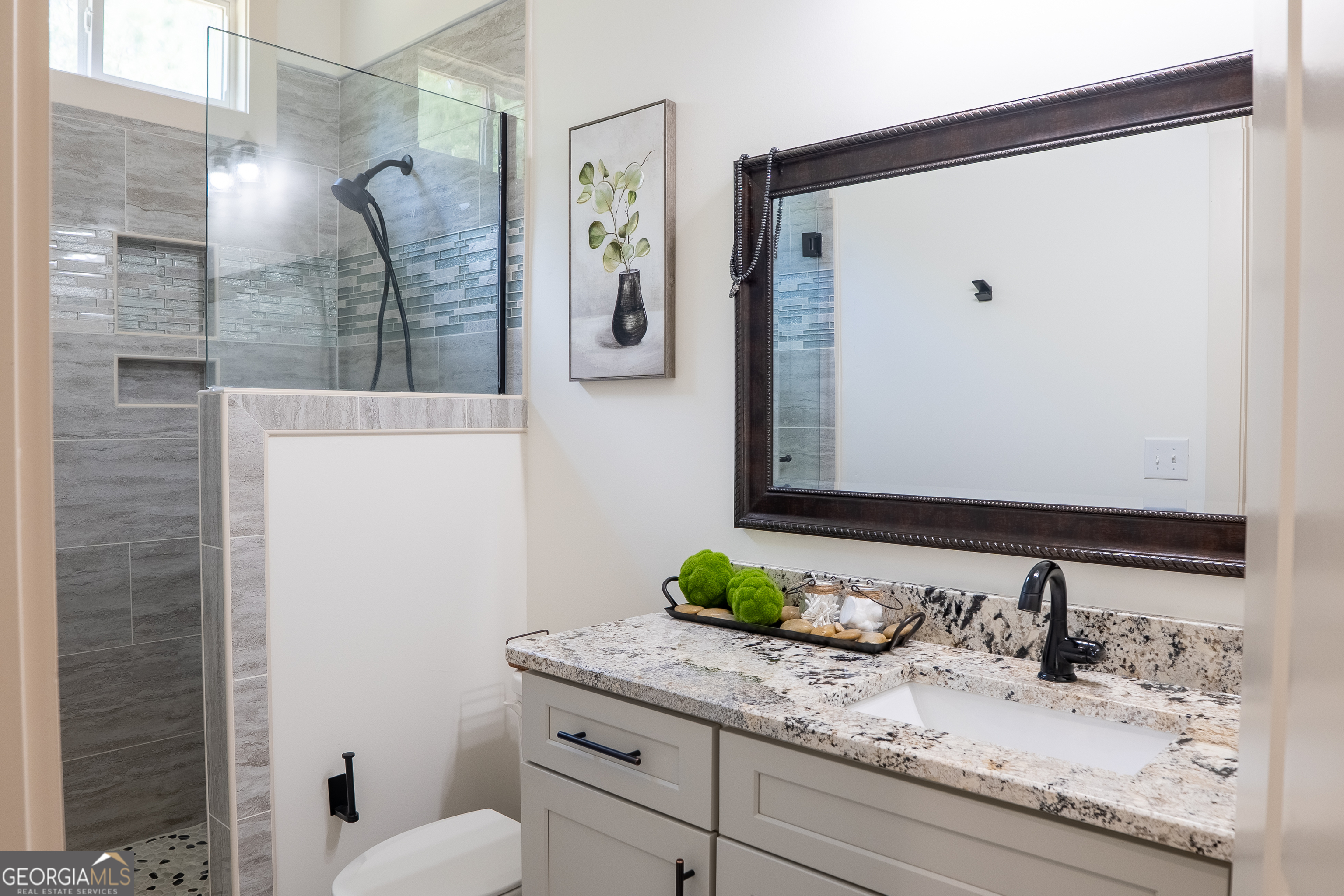 5888 Cobbham Road Property Photo 36