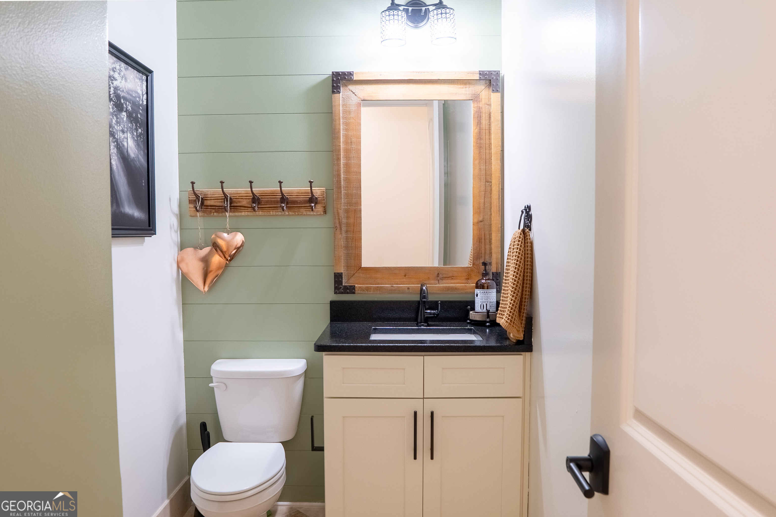 5888 Cobbham Road Property Photo 40
